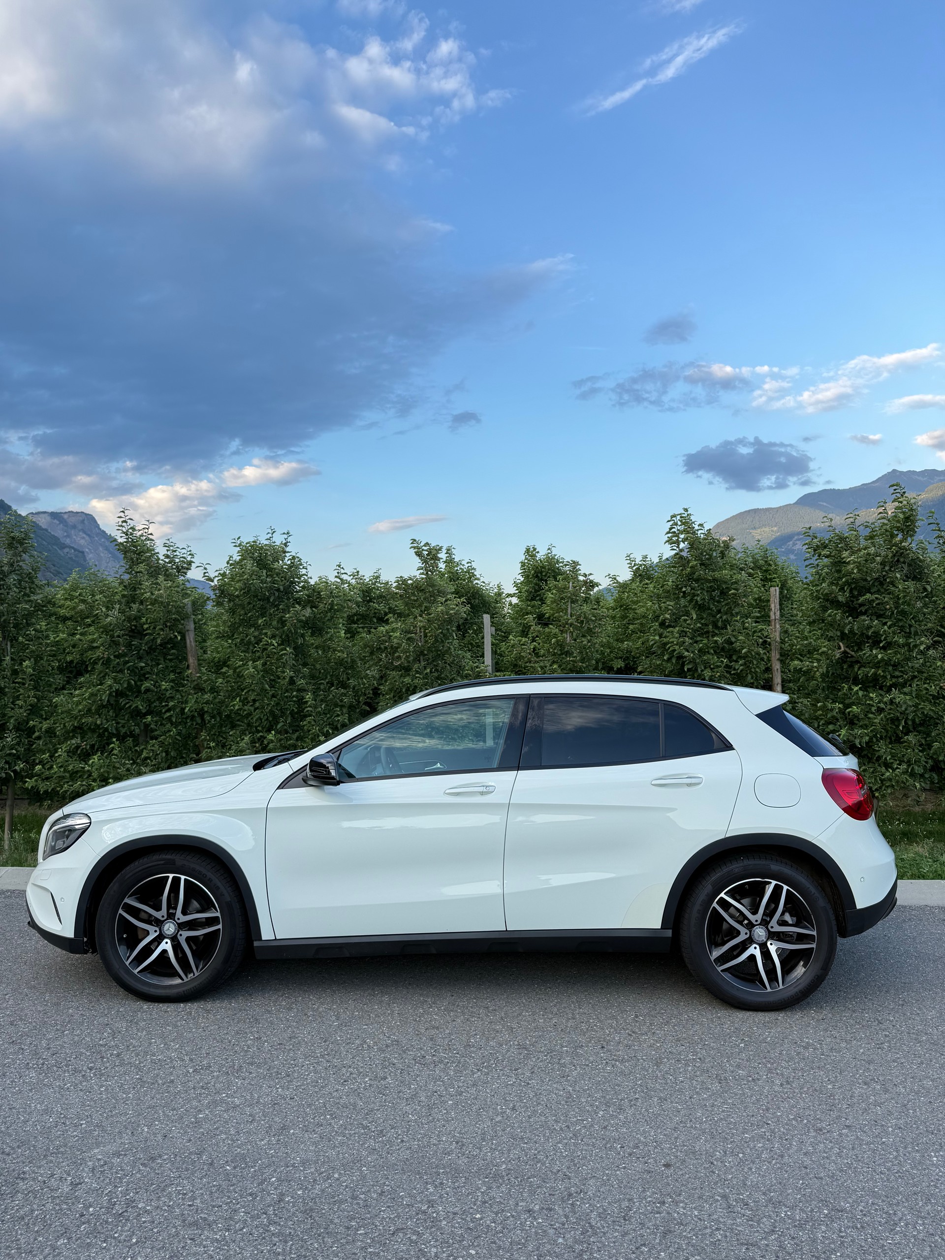 MERCEDES-BENZ GLA 200 Night Star-image-2