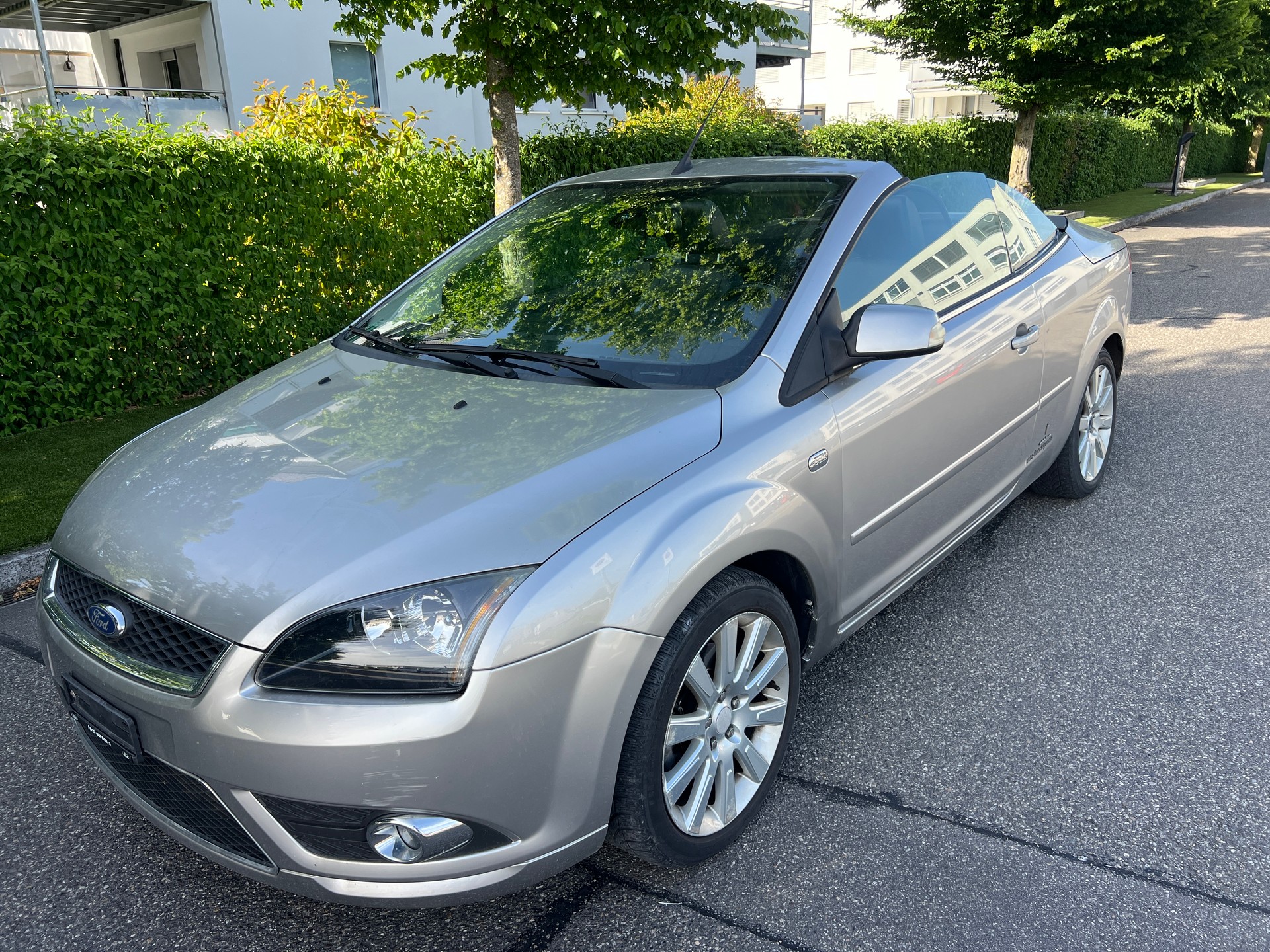 FORD Focus CC 2.0i Carving Automatic-image-0