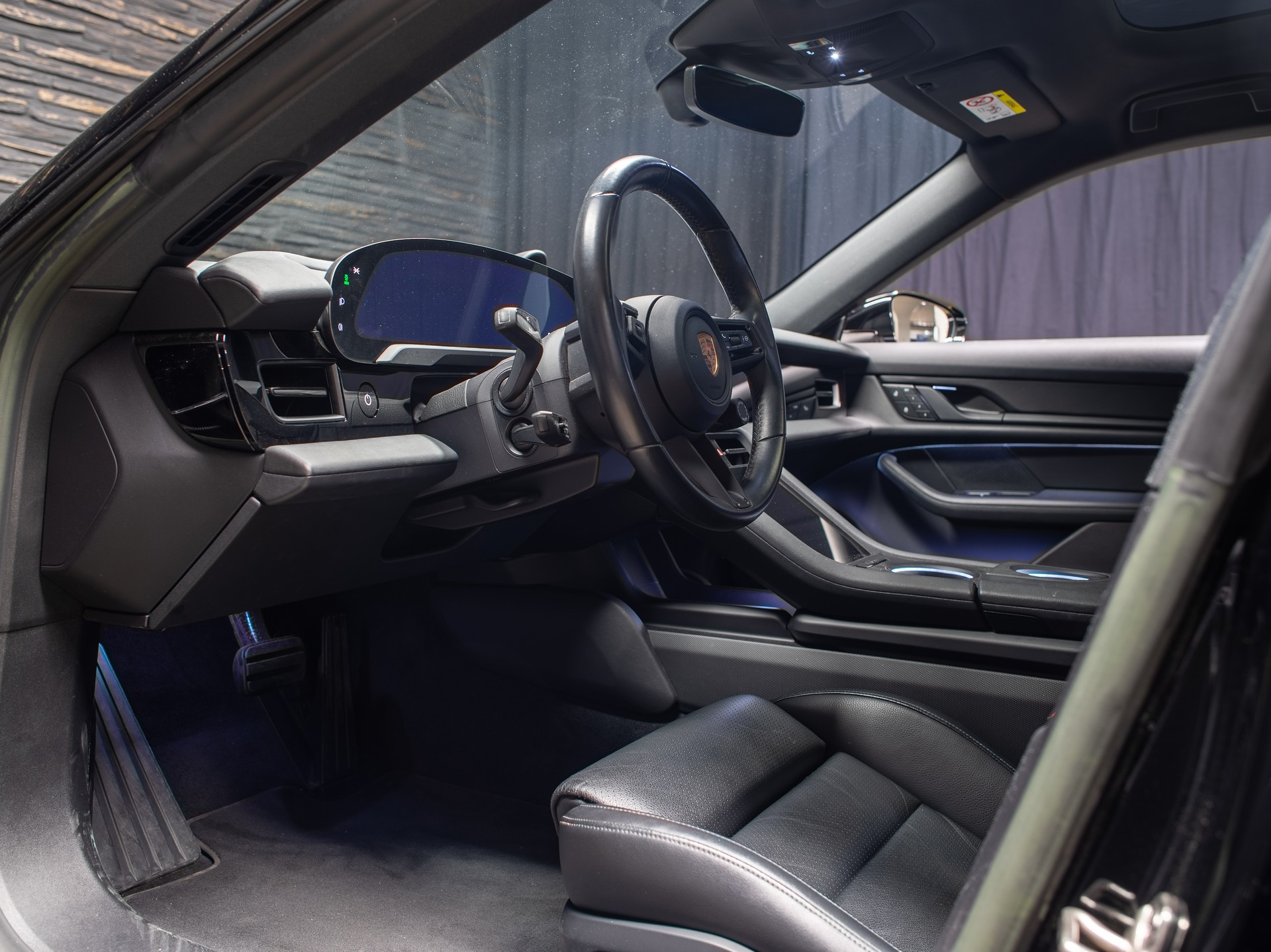 PORSCHE Taycan 4 Cross Turismo-image-7