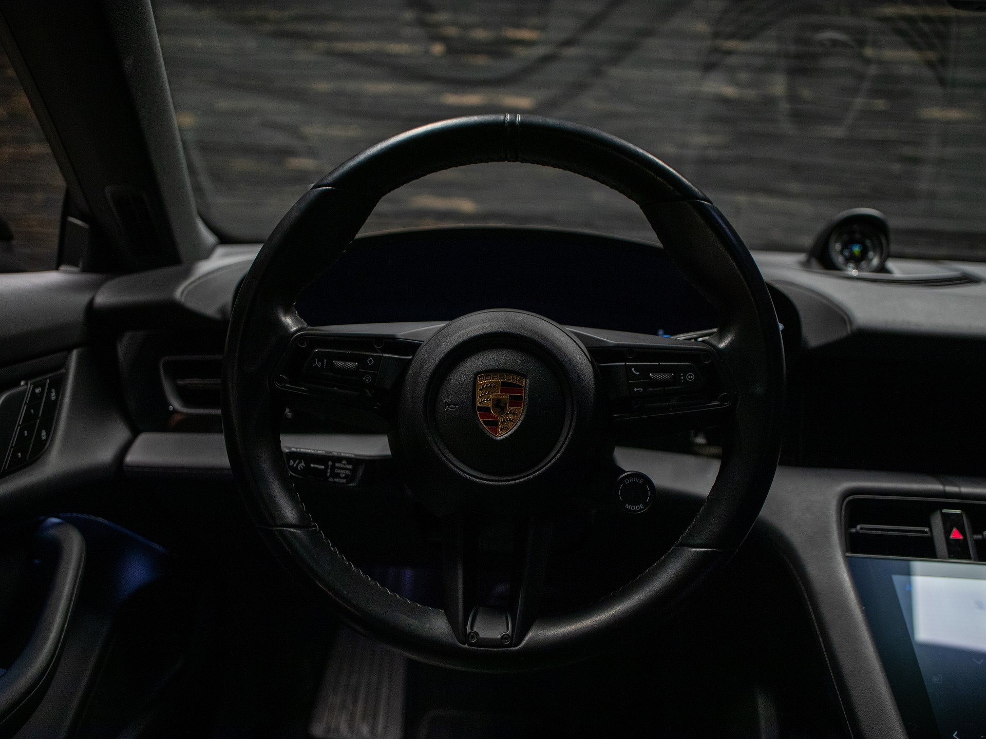 PORSCHE Taycan 4 Cross Turismo-image-6