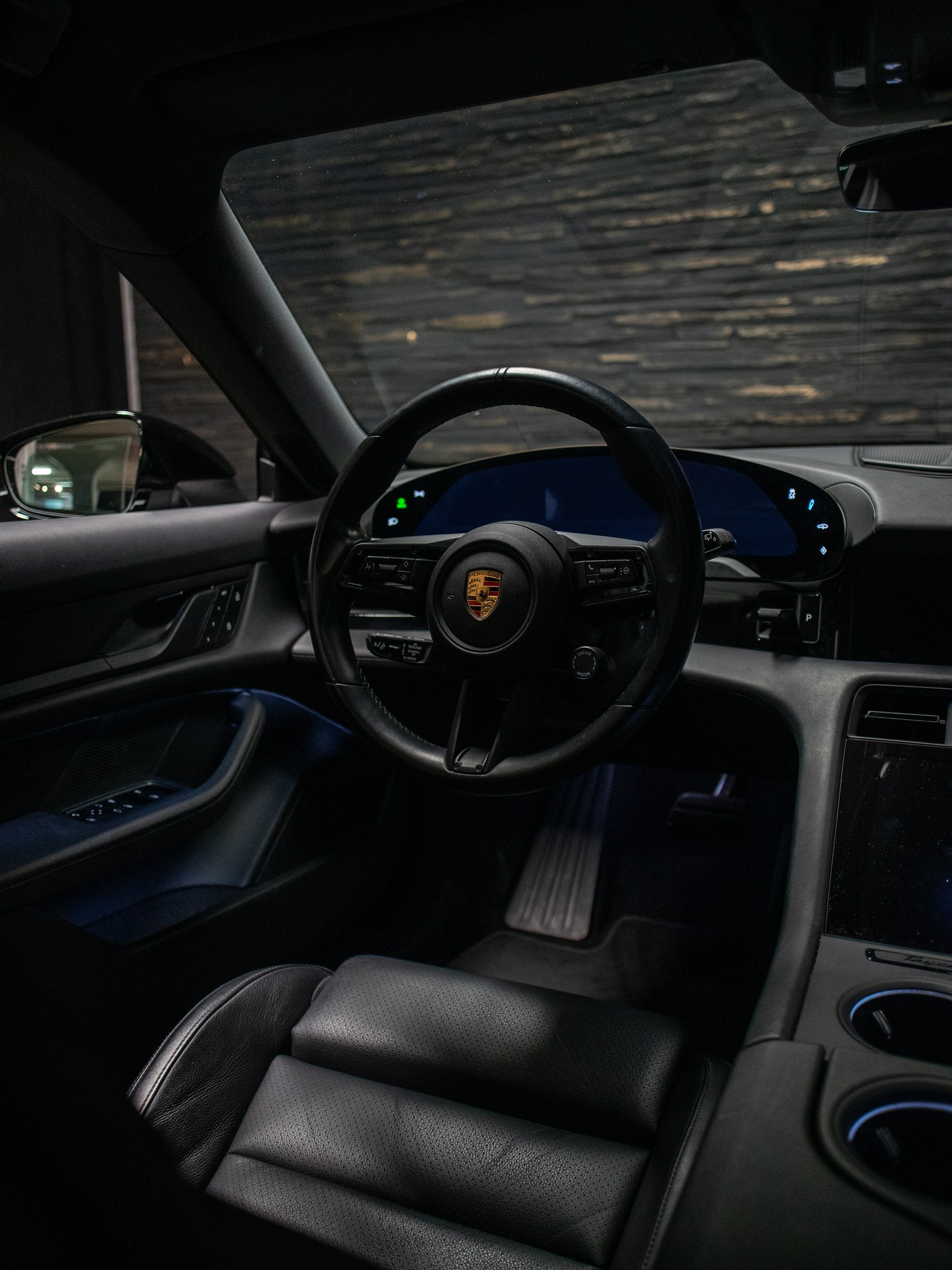 PORSCHE Taycan 4 Cross Turismo-image-24