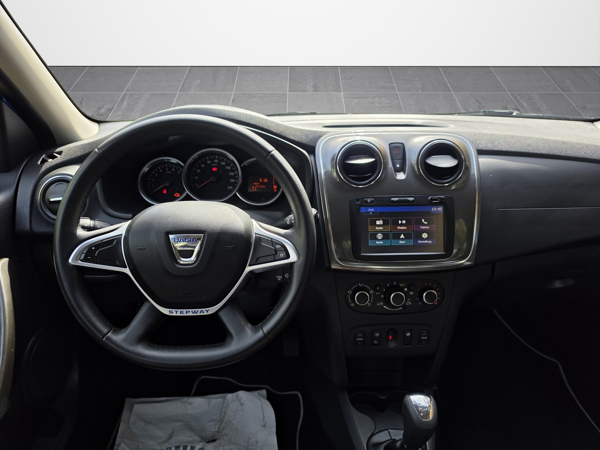 DACIA Sandero Tce 90 Stepway Lauréate Automatic-image-8