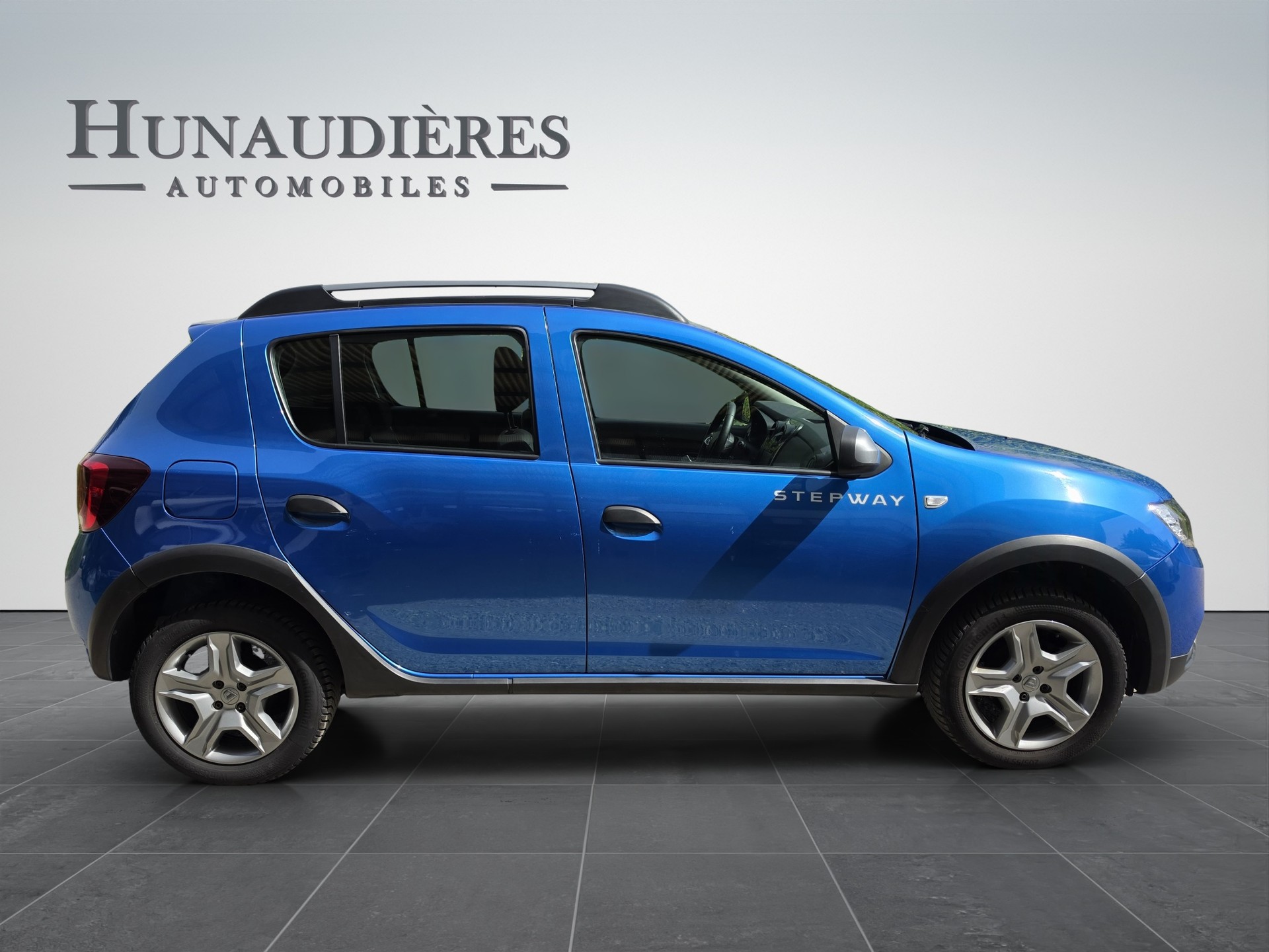 DACIA Sandero Tce 90 Stepway Lauréate Automatic-image-12