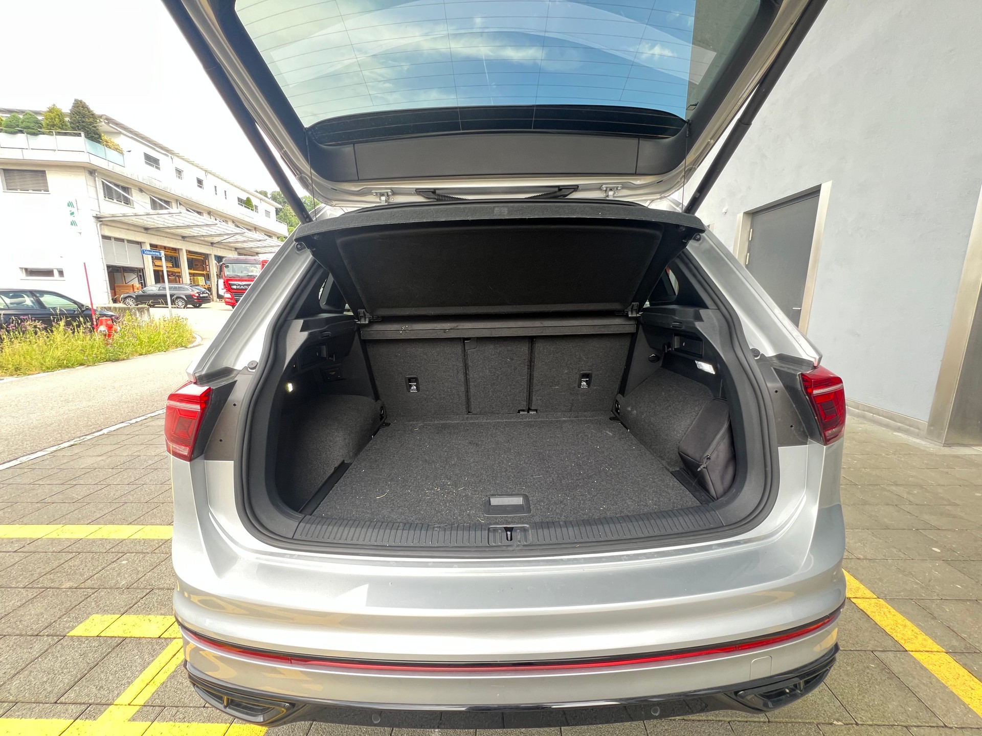 VW Tiguan 2.0TSI R-Line 4Motion DSG-image-15
