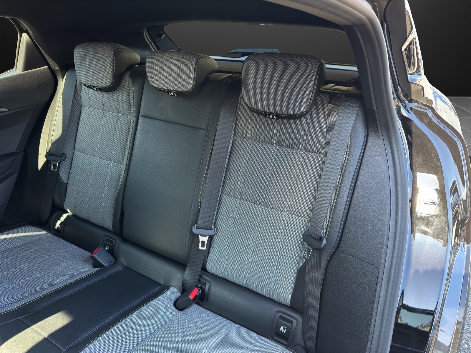 RENAULT Mégane E-TECH EV60 Techno-image-8