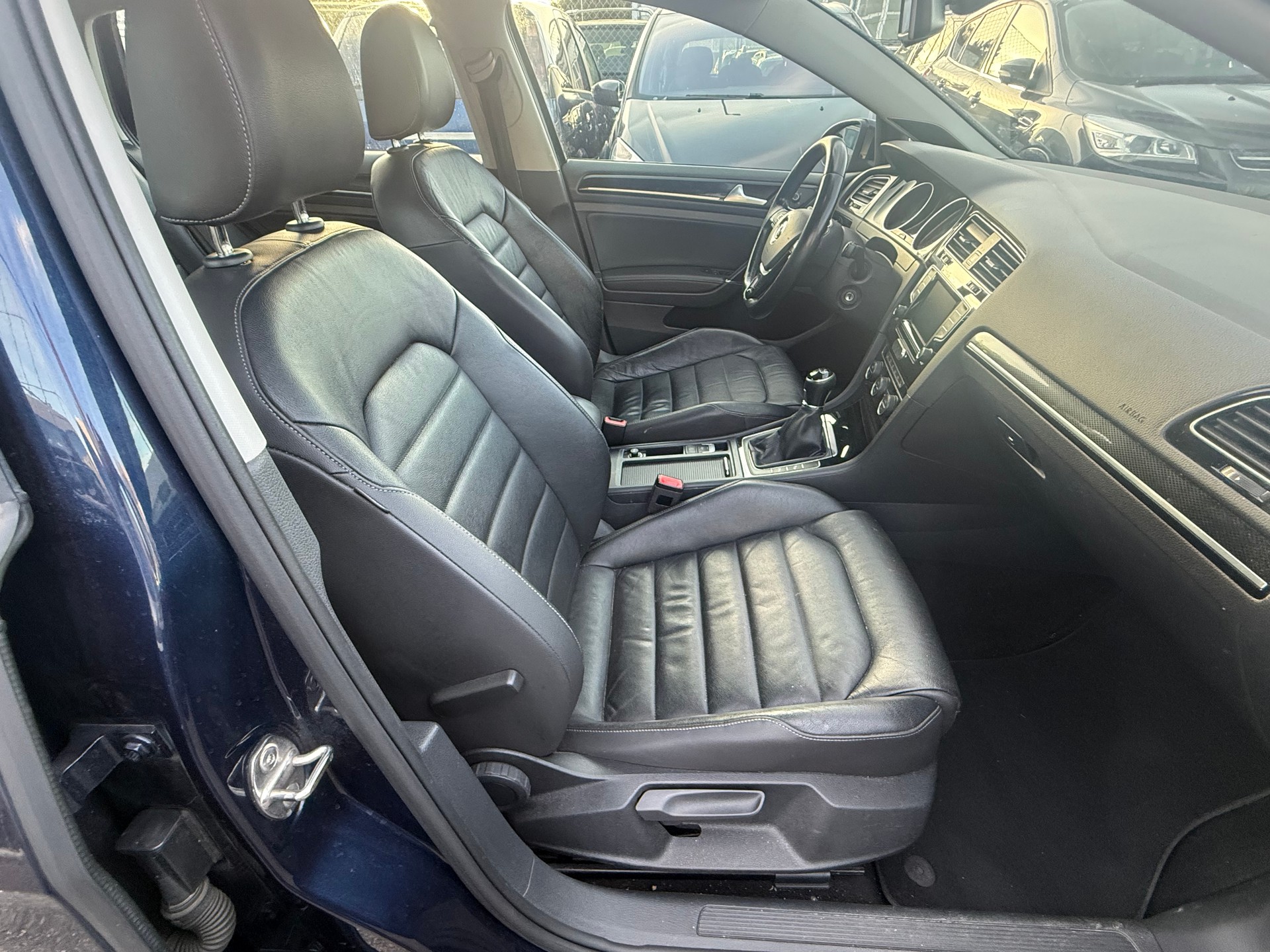 VW GOLF-image-6