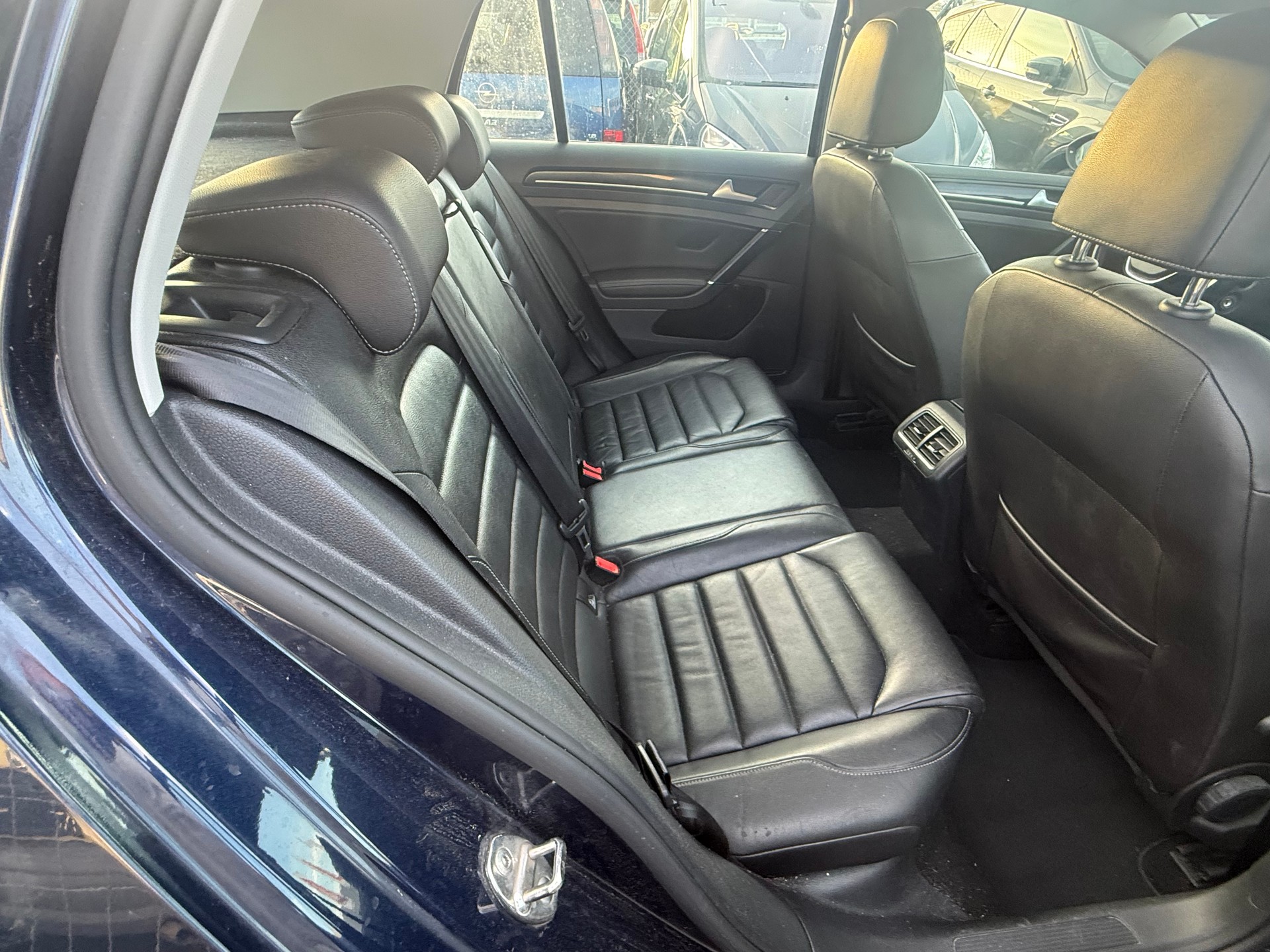 VW GOLF-image-7