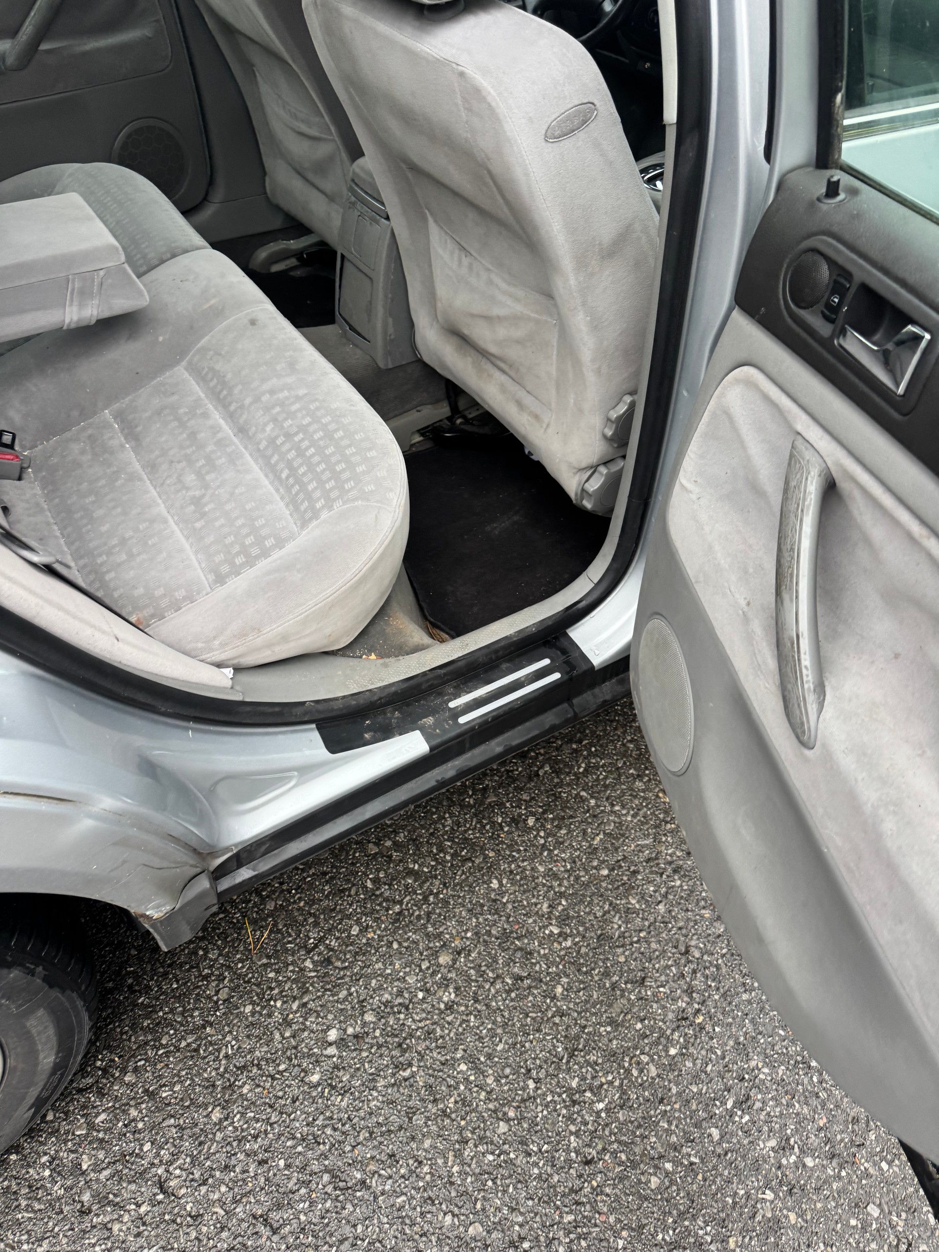 VW Passat Variant 1.9 TDI-image-11