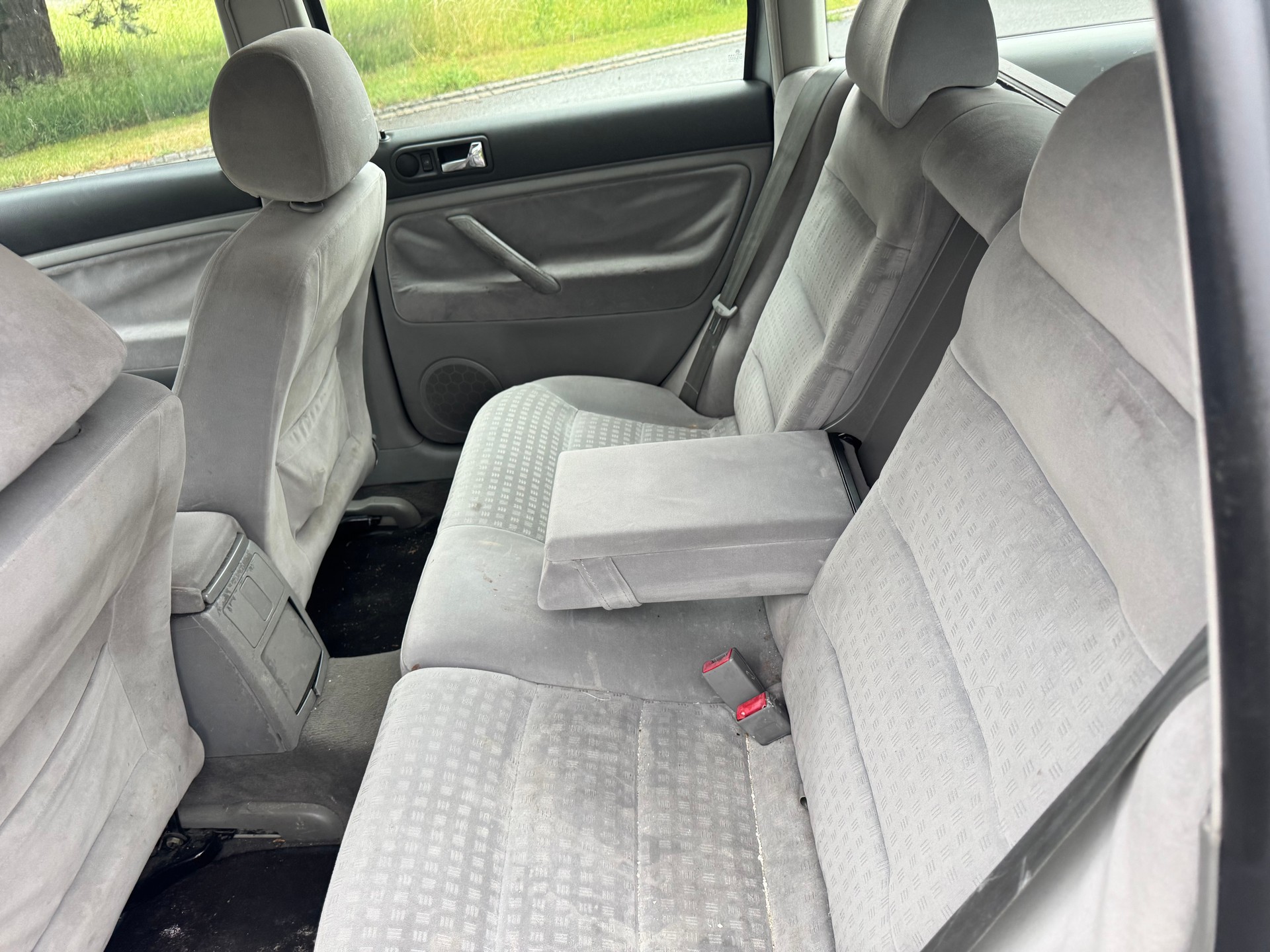 VW Passat Variant 1.9 TDI-image-8
