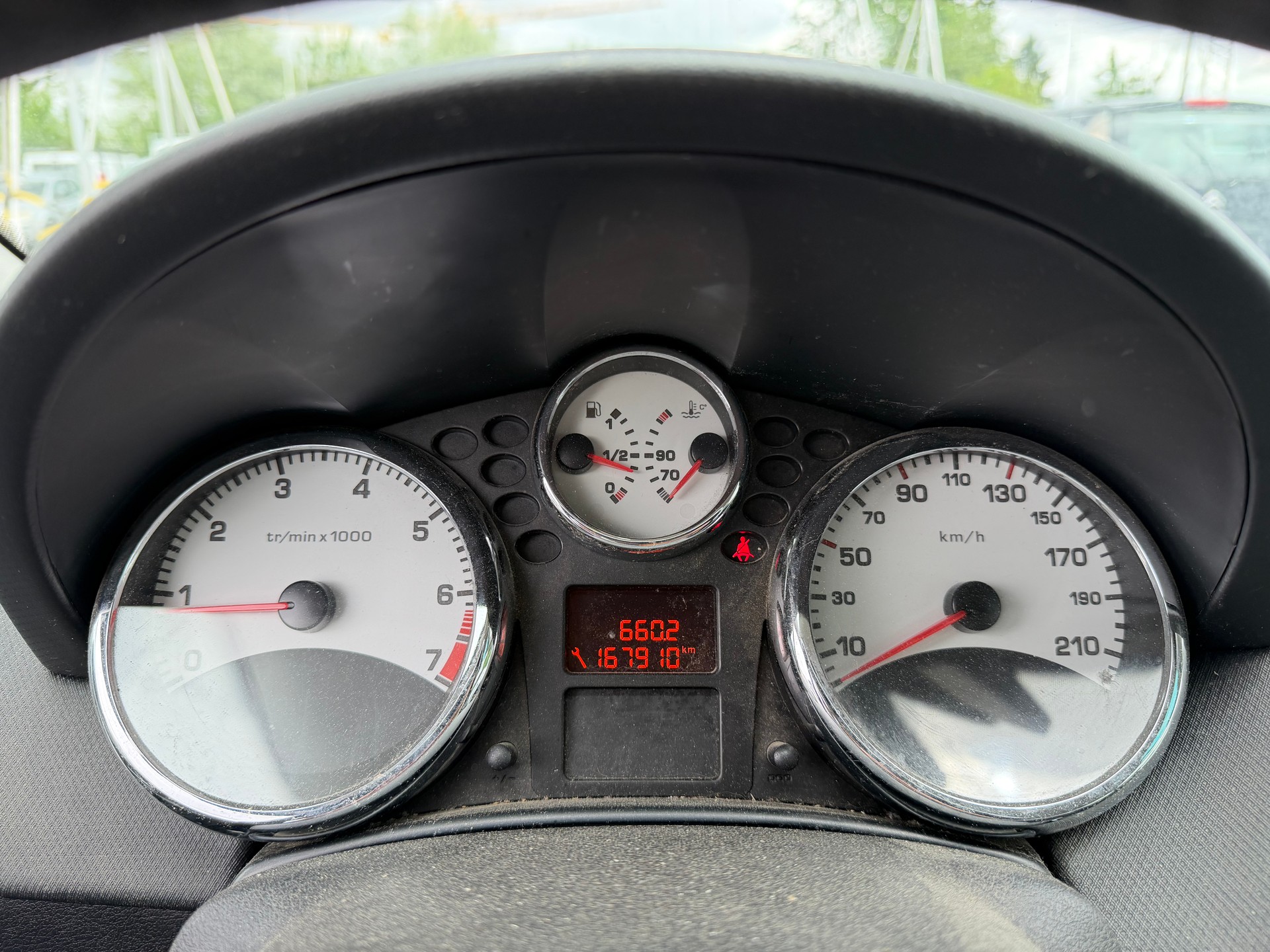 PEUGEOT 207 1.4 16V Sport-image-13