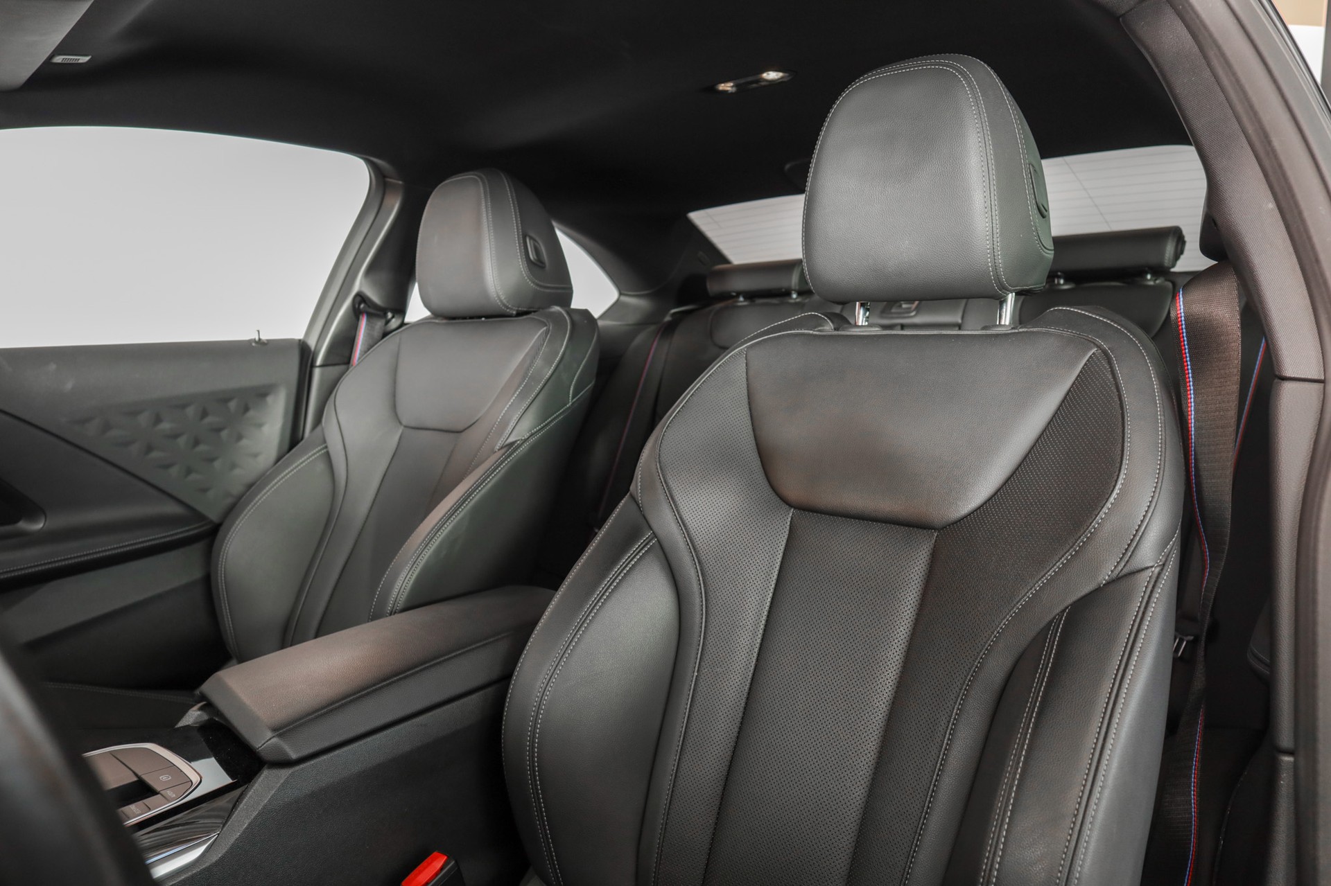 BMW M240i xDrive M Sport Pro Steptronic-image-13