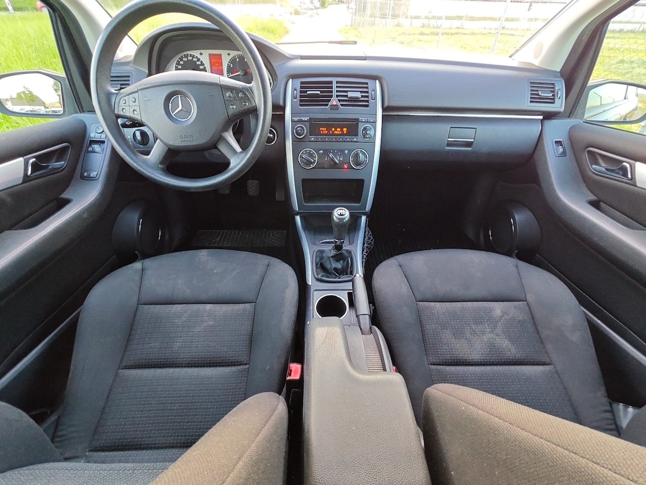 MERCEDES-BENZ B 150-image-12