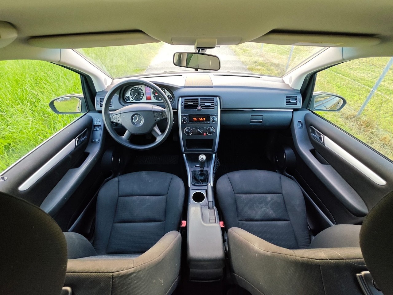 MERCEDES-BENZ B 150-image-11
