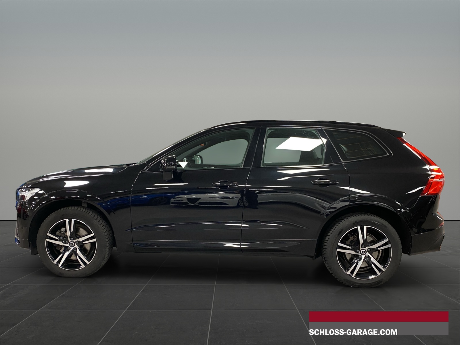 VOLVO XC60 2.0 B5 MH R-Design-image-2