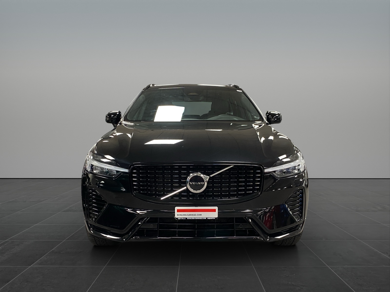 VOLVO XC60 2.0 B5 MH R-Design-image-1