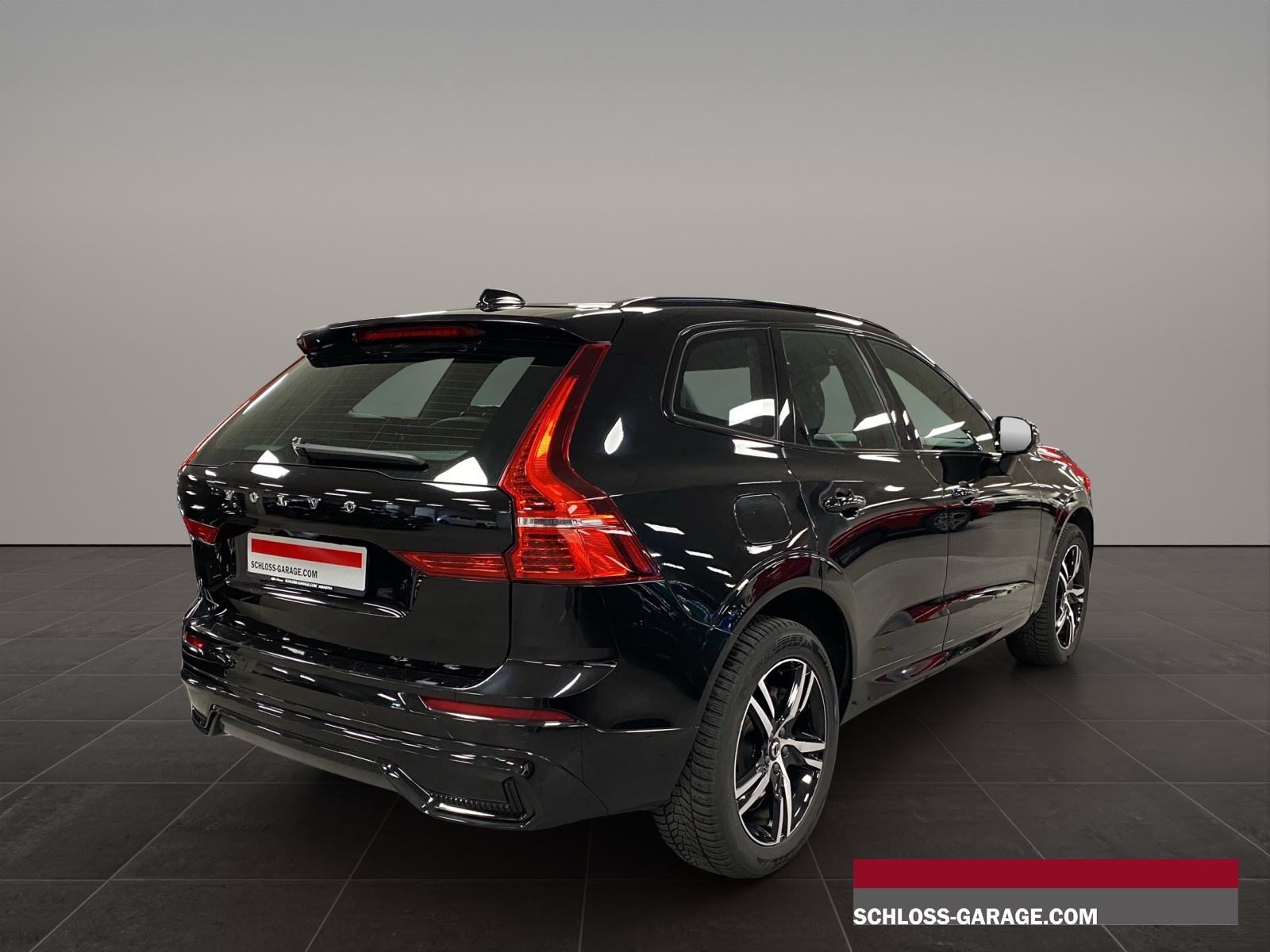 VOLVO XC60 2.0 B5 MH R-Design-image-6