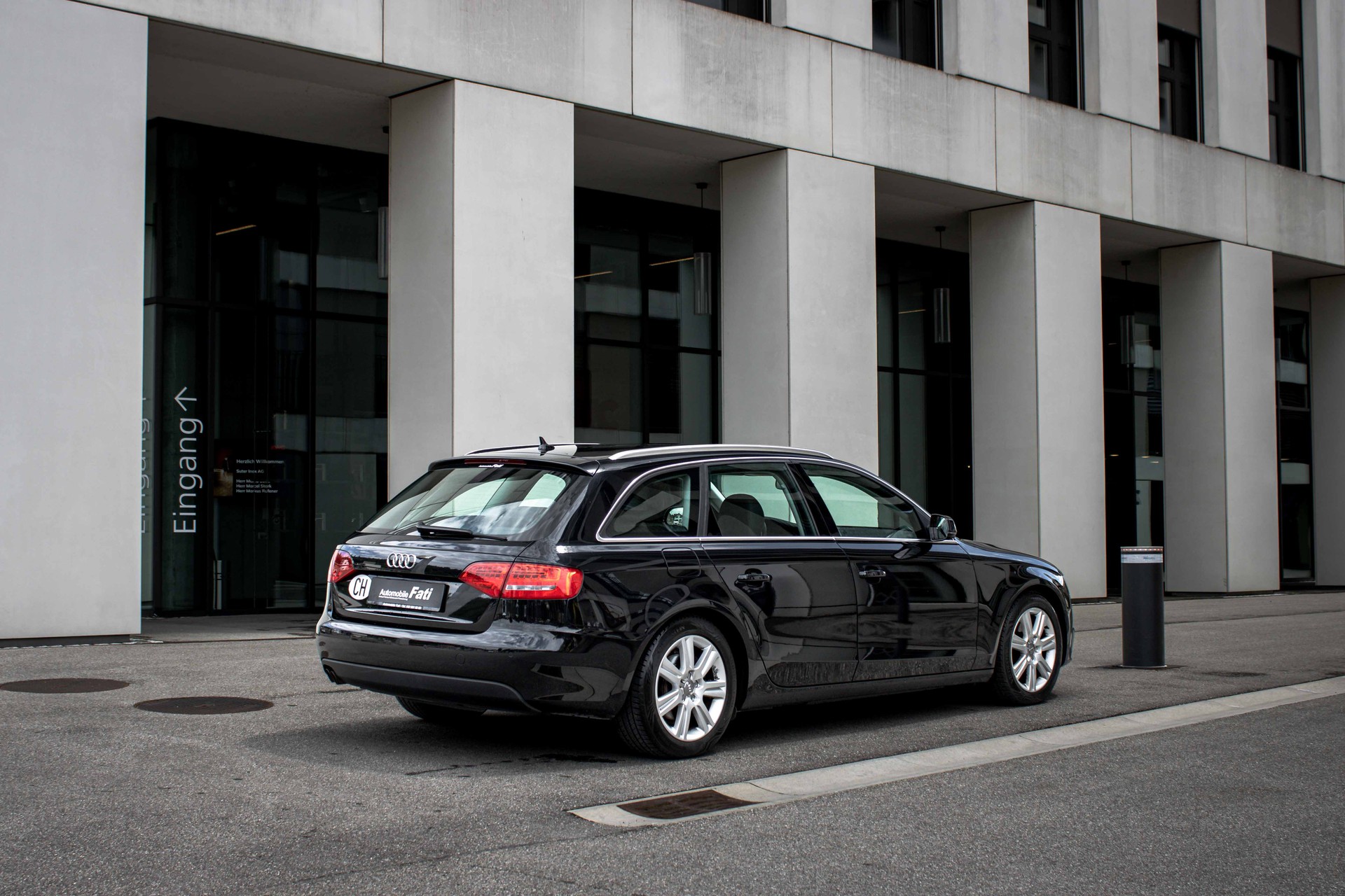 AUDI A4 Avant 2.0 TDI quattro 4X4-image-5