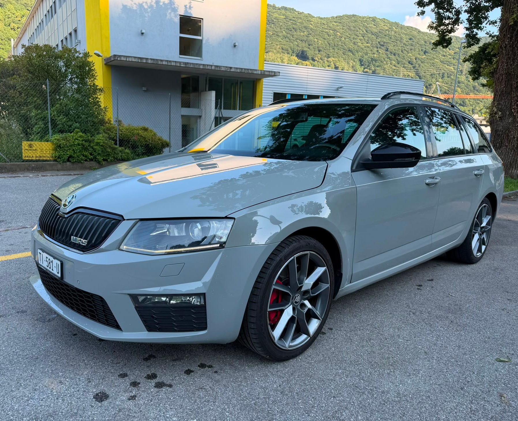 SKODA Octavia Combi 2.0 TDI RS DSG-image-0