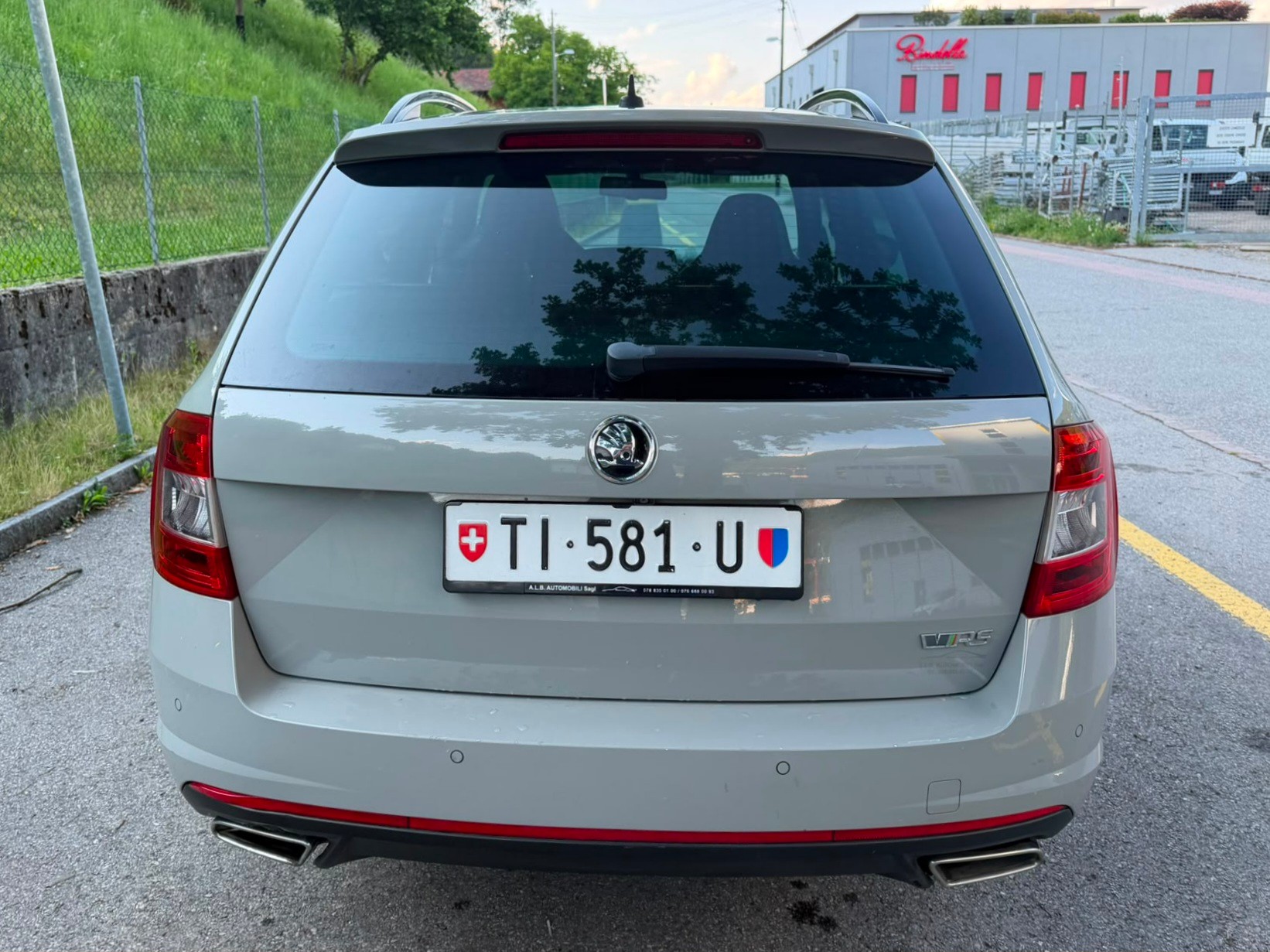 SKODA Octavia Combi 2.0 TDI RS DSG-image-5