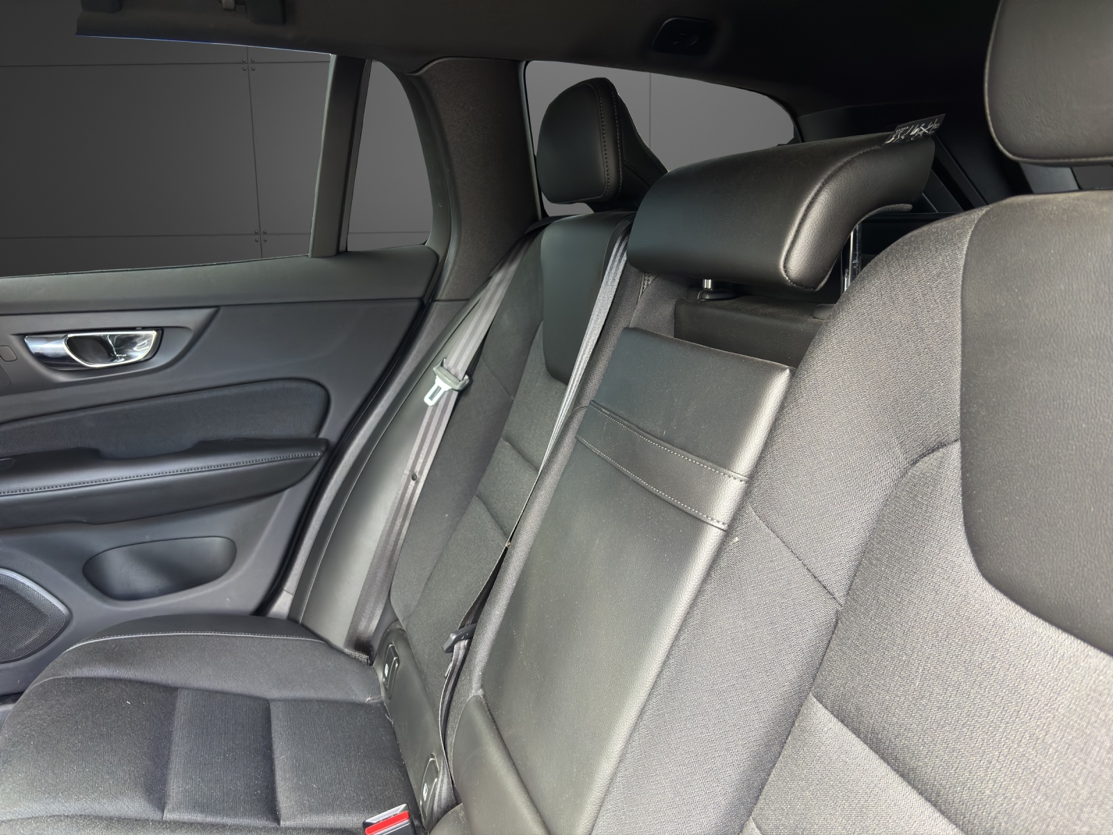 VOLVO V60 T6 AWD Momentum Geartronic-image-10