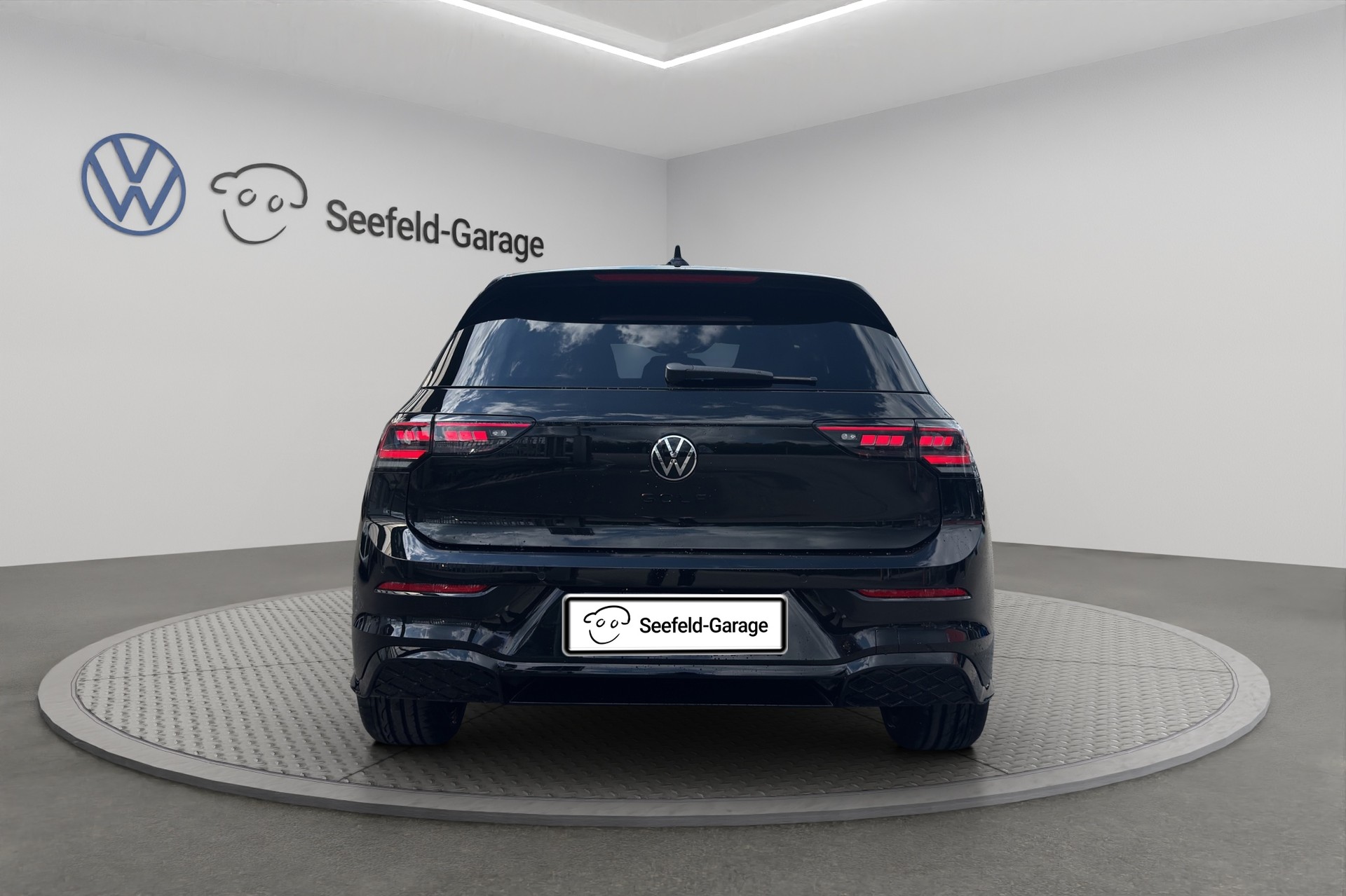 VW Golf 1.5 e TSI mHEV R-Line DSG-image-4