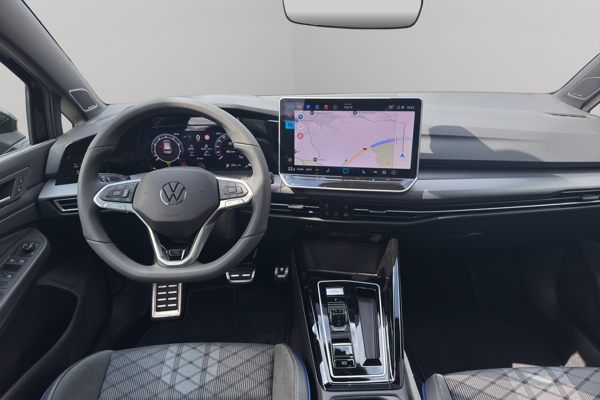 VW Golf 1.5 e TSI mHEV R-Line DSG-image-6