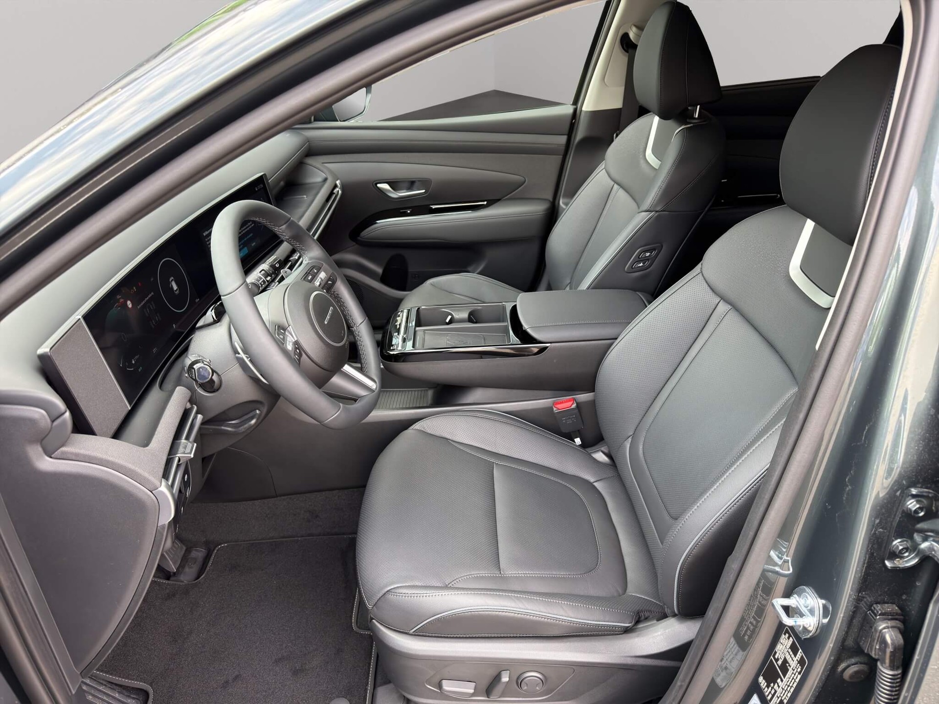 HYUNDAI Tucson 1.6 T-GDi HEV Vertex Swiss Edition 4WD-image-6