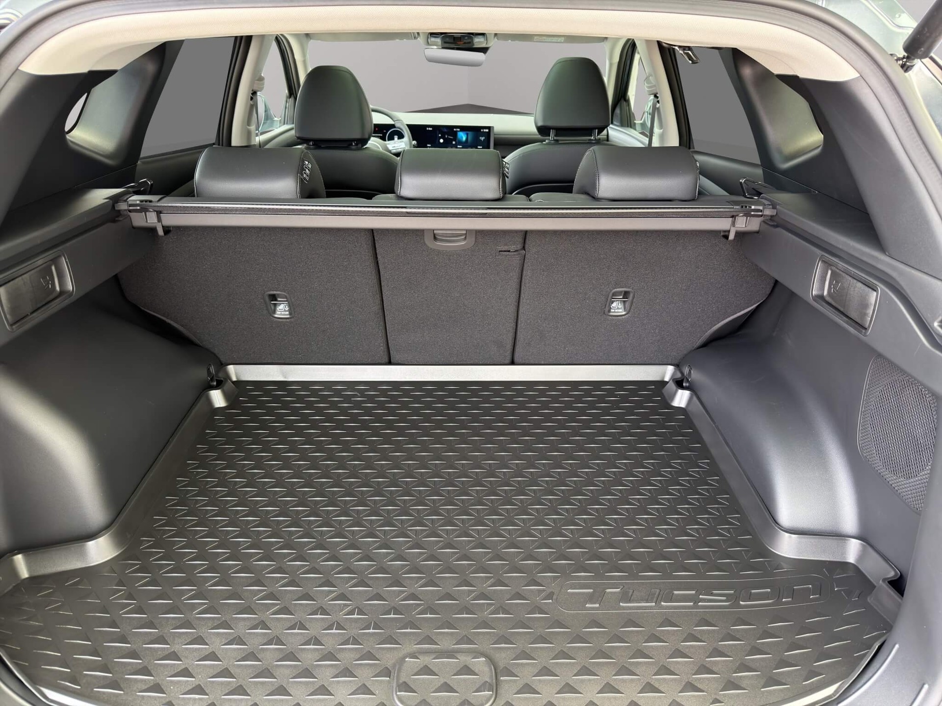 HYUNDAI Tucson 1.6 T-GDi HEV Vertex Swiss Edition 4WD-image-11