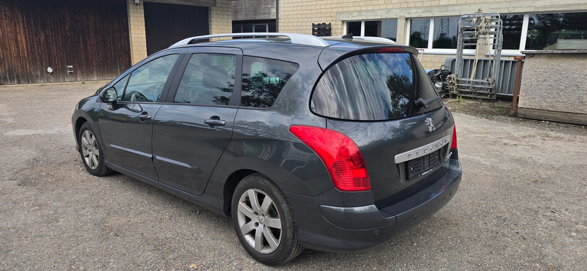 PEUGEOT 308 SW 1.6 16V Turbo Sport Automatic-image-6