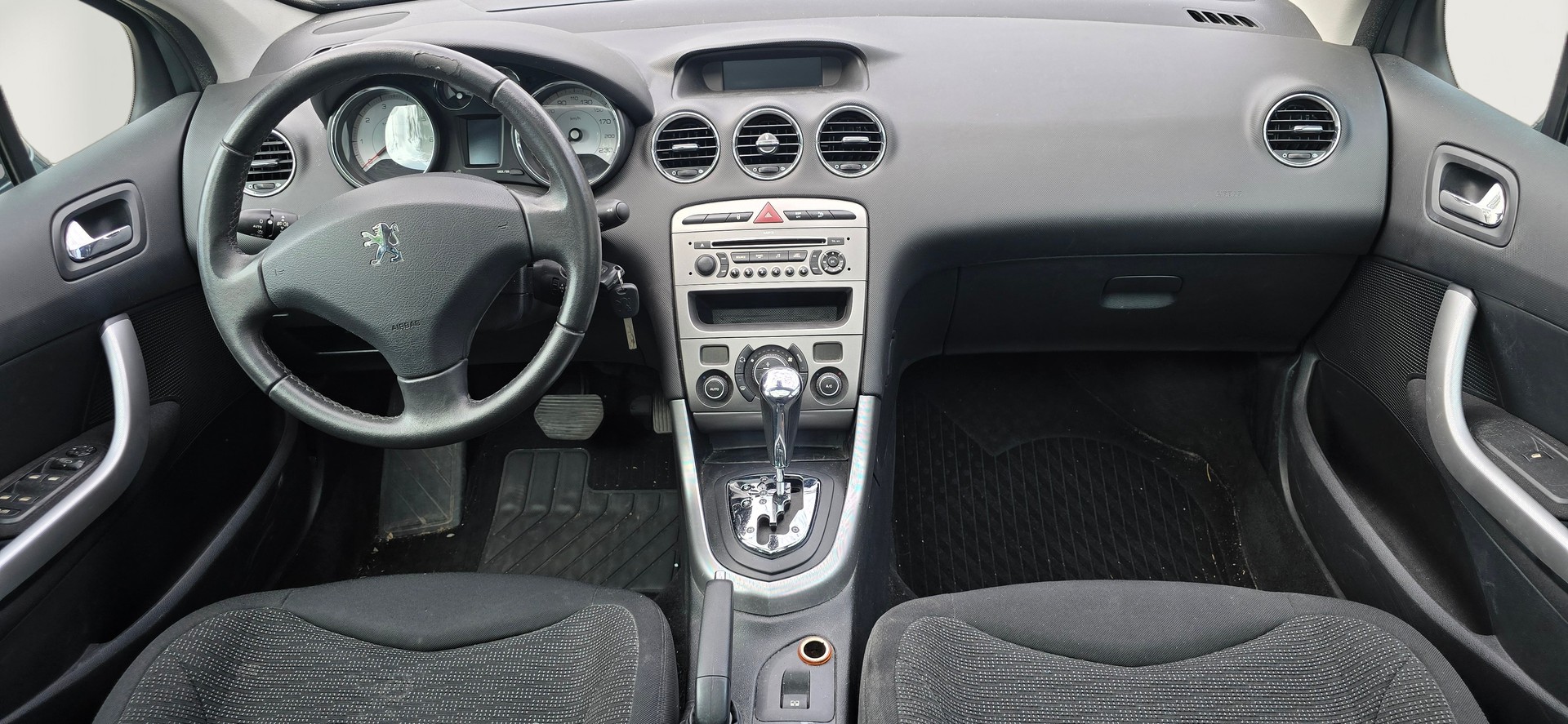 PEUGEOT 308 SW 1.6 16V Turbo Sport Automatic-image-13