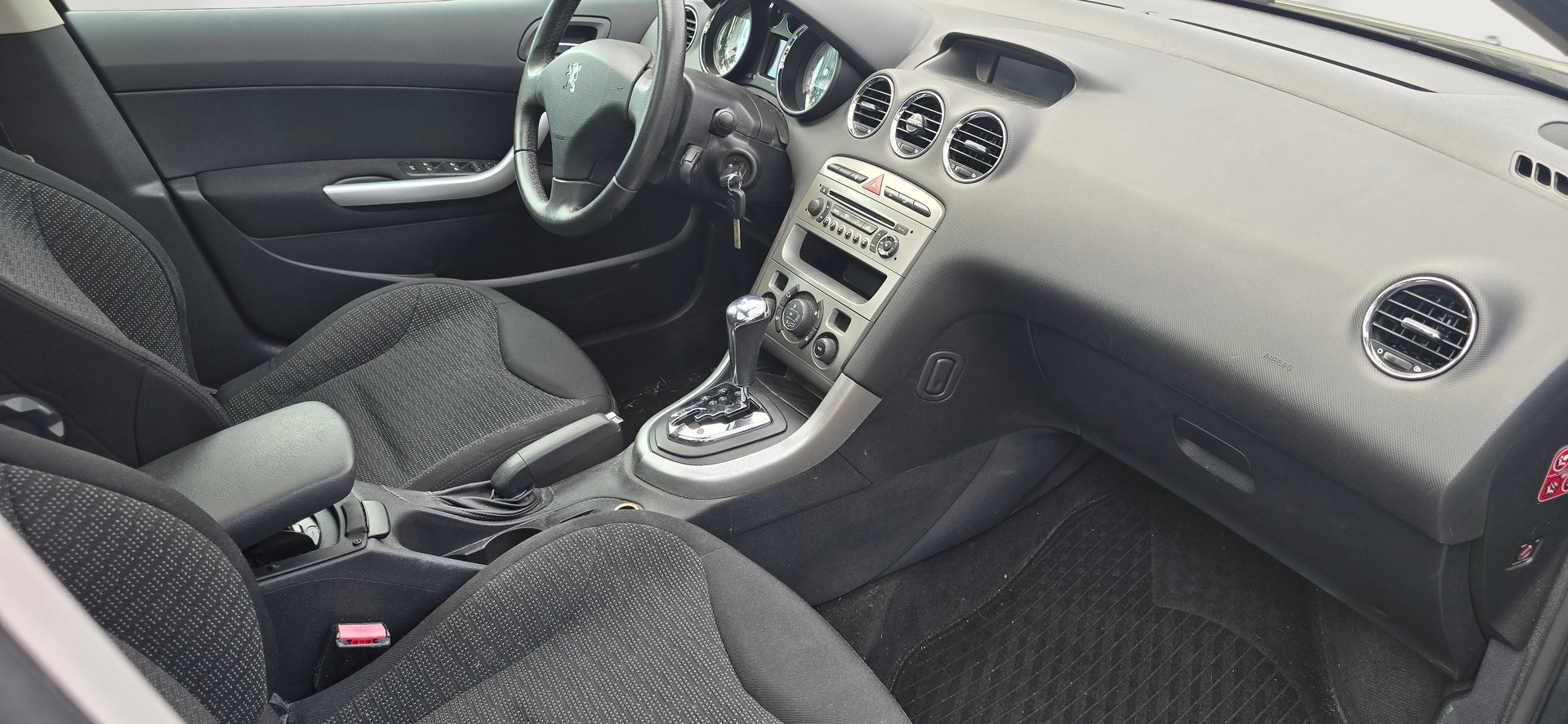 PEUGEOT 308 SW 1.6 16V Turbo Sport Automatic-image-10