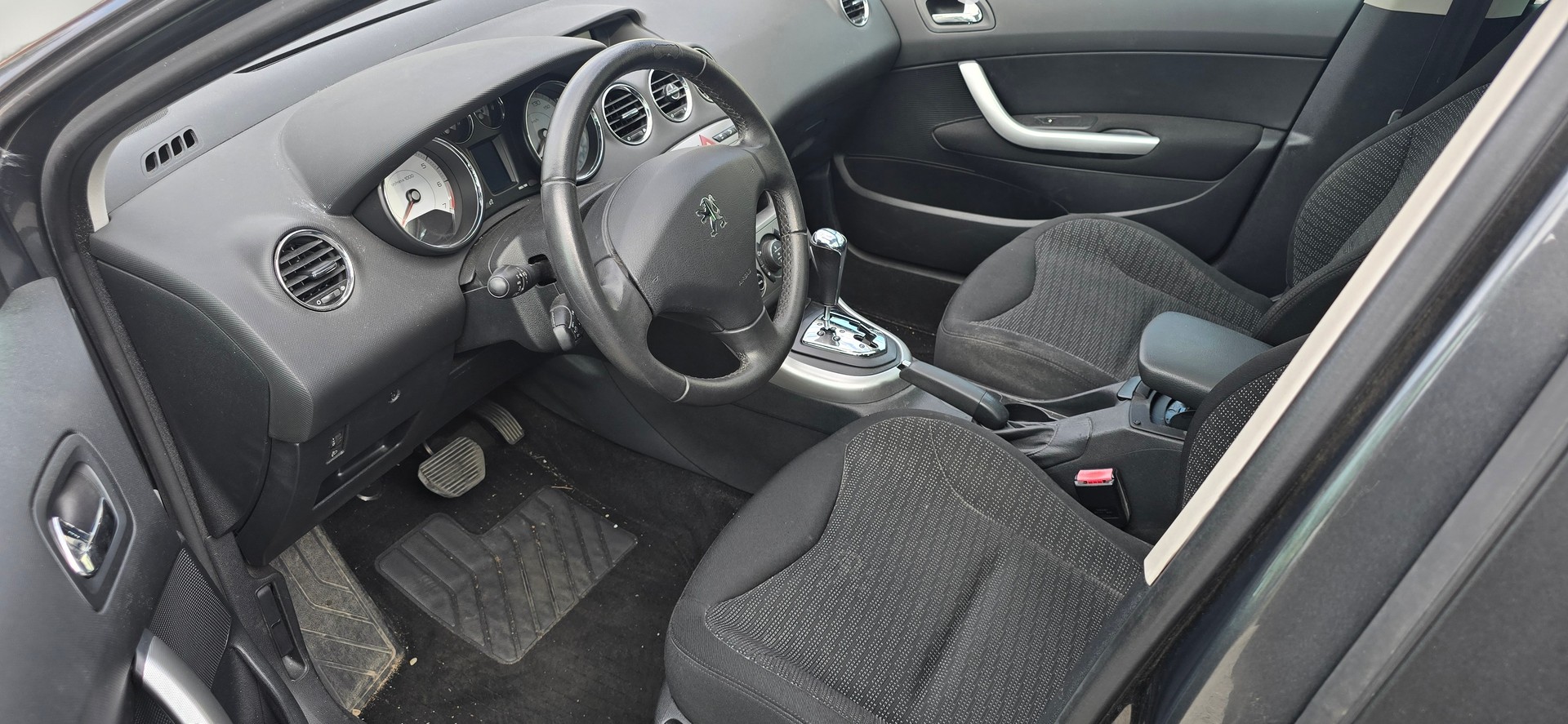 PEUGEOT 308 SW 1.6 16V Turbo Sport Automatic-image-8