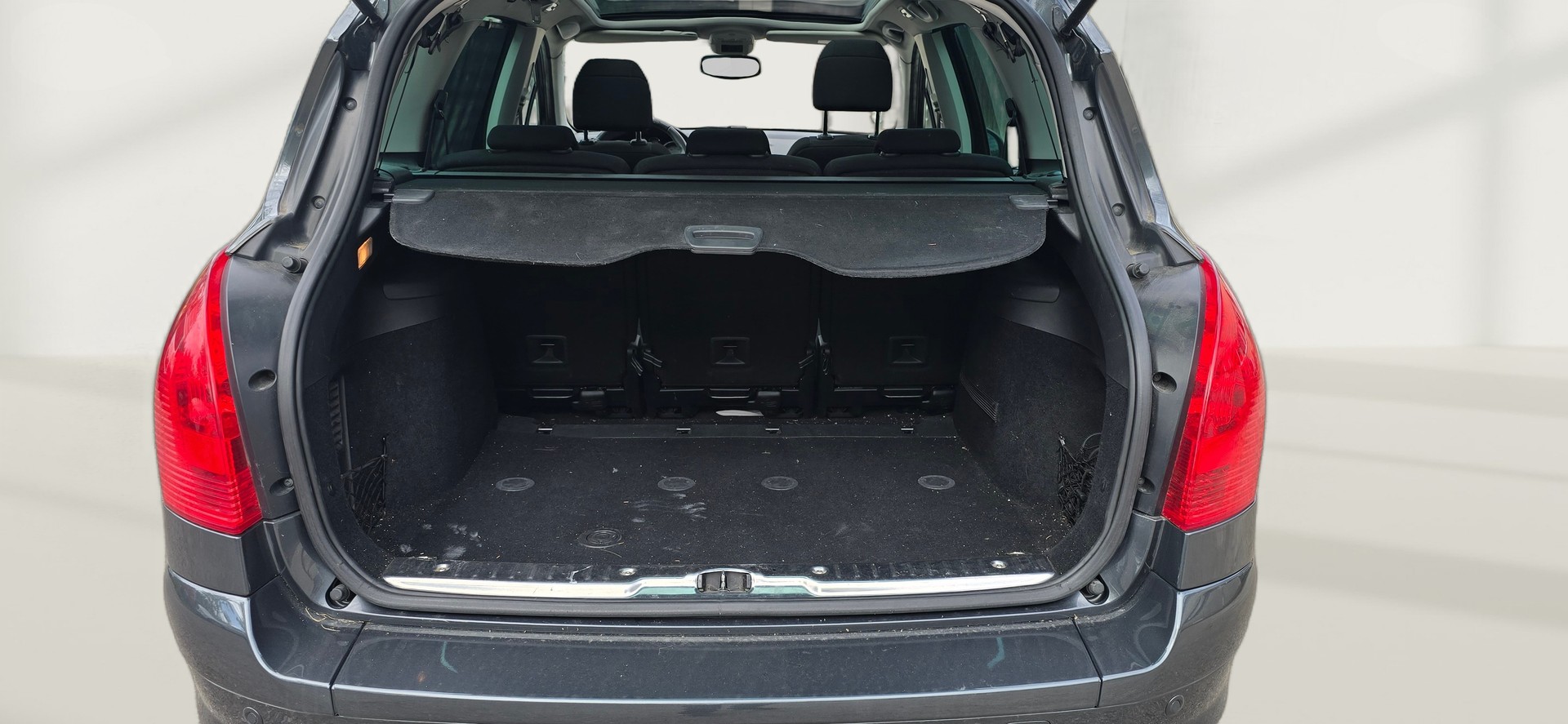 PEUGEOT 308 SW 1.6 16V Turbo Sport Automatic-image-12