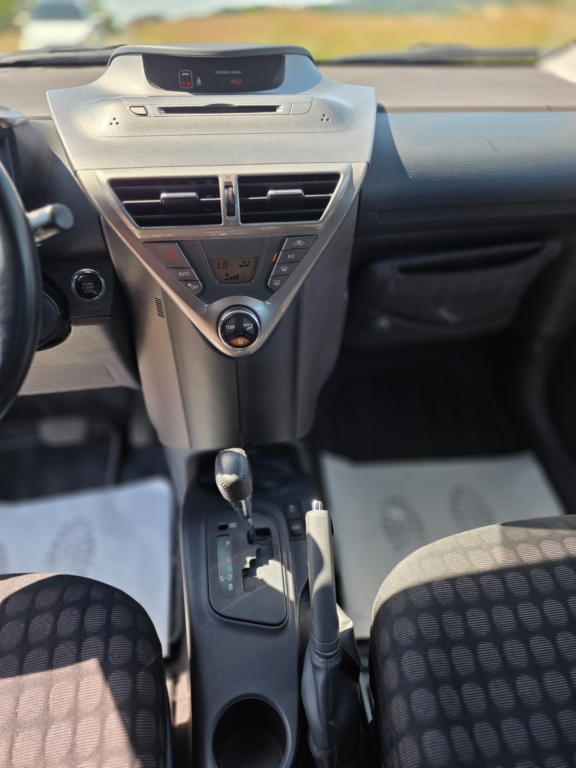 TOYOTA iQ3 1.33 Dual VVT-i Multidrive-image-11