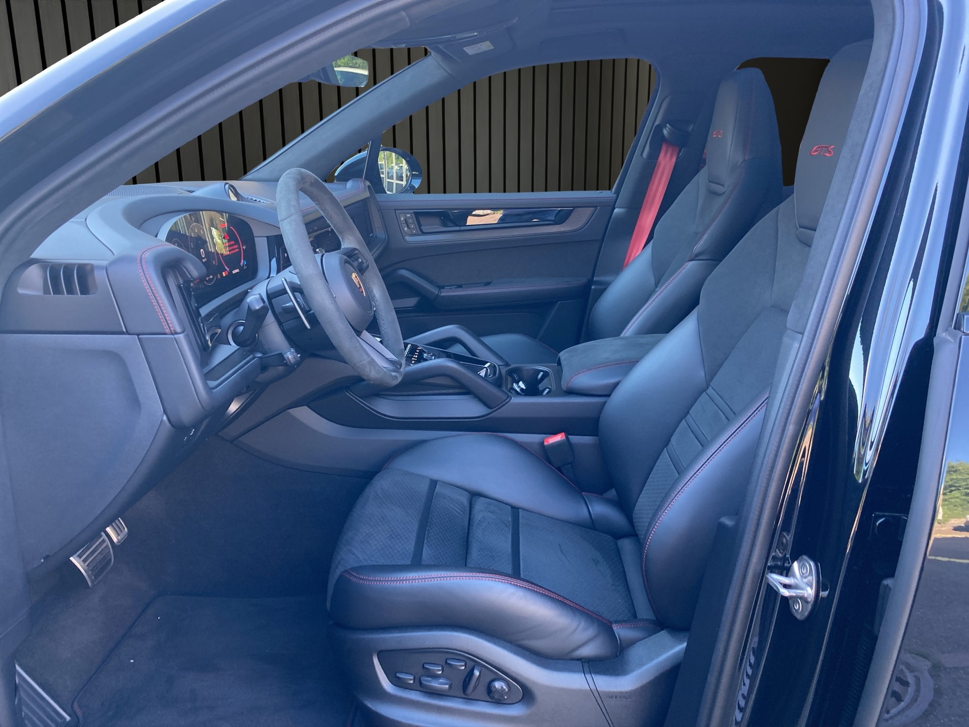 PORSCHE Cayenne GTS-image-8