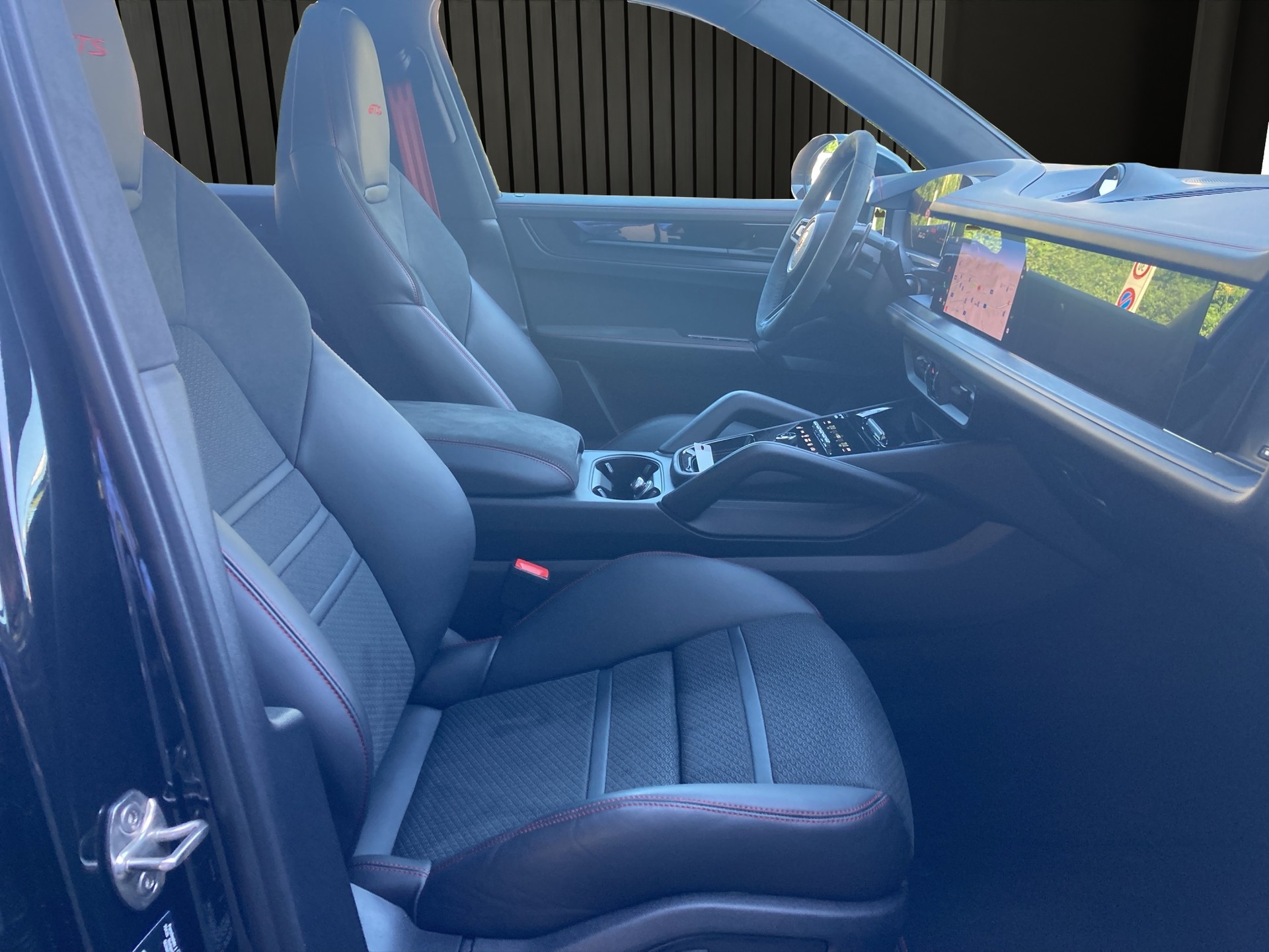PORSCHE Cayenne GTS-image-15