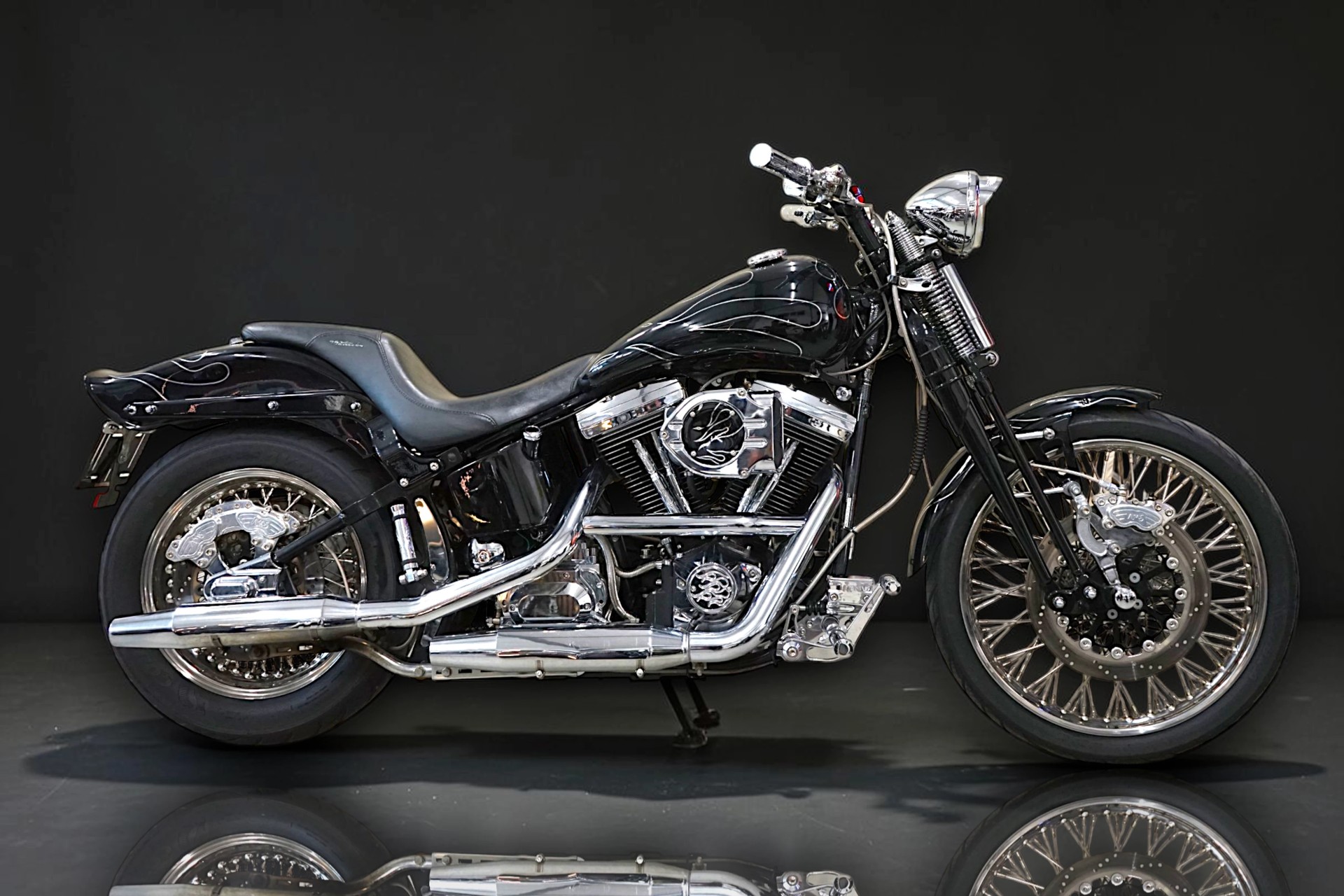 HARLEY-DAVIDSON FXSTSB Bad Boy