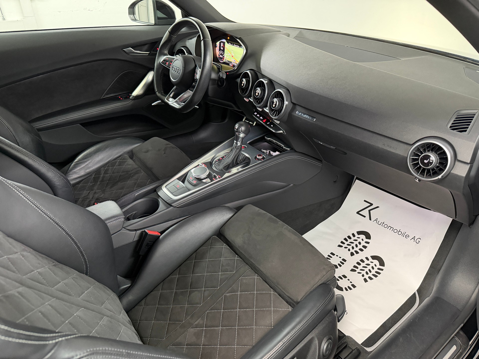 AUDI TT Coupé 2.0 TFSI S-Line 230PS Midnight Black quattro S-tronic / B&O Soundsystem / Komfortschlüssel / Matrix-LED / drive select-image-8