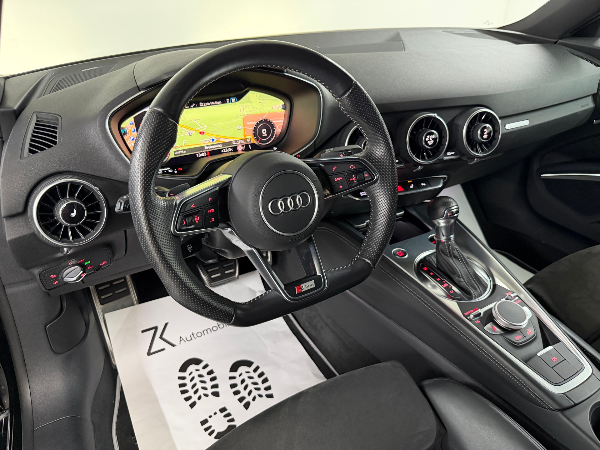 AUDI TT Coupé 2.0 TFSI S-Line 230PS Midnight Black quattro S-tronic / B&O Soundsystem / Komfortschlüssel / Matrix-LED / drive select-image-10