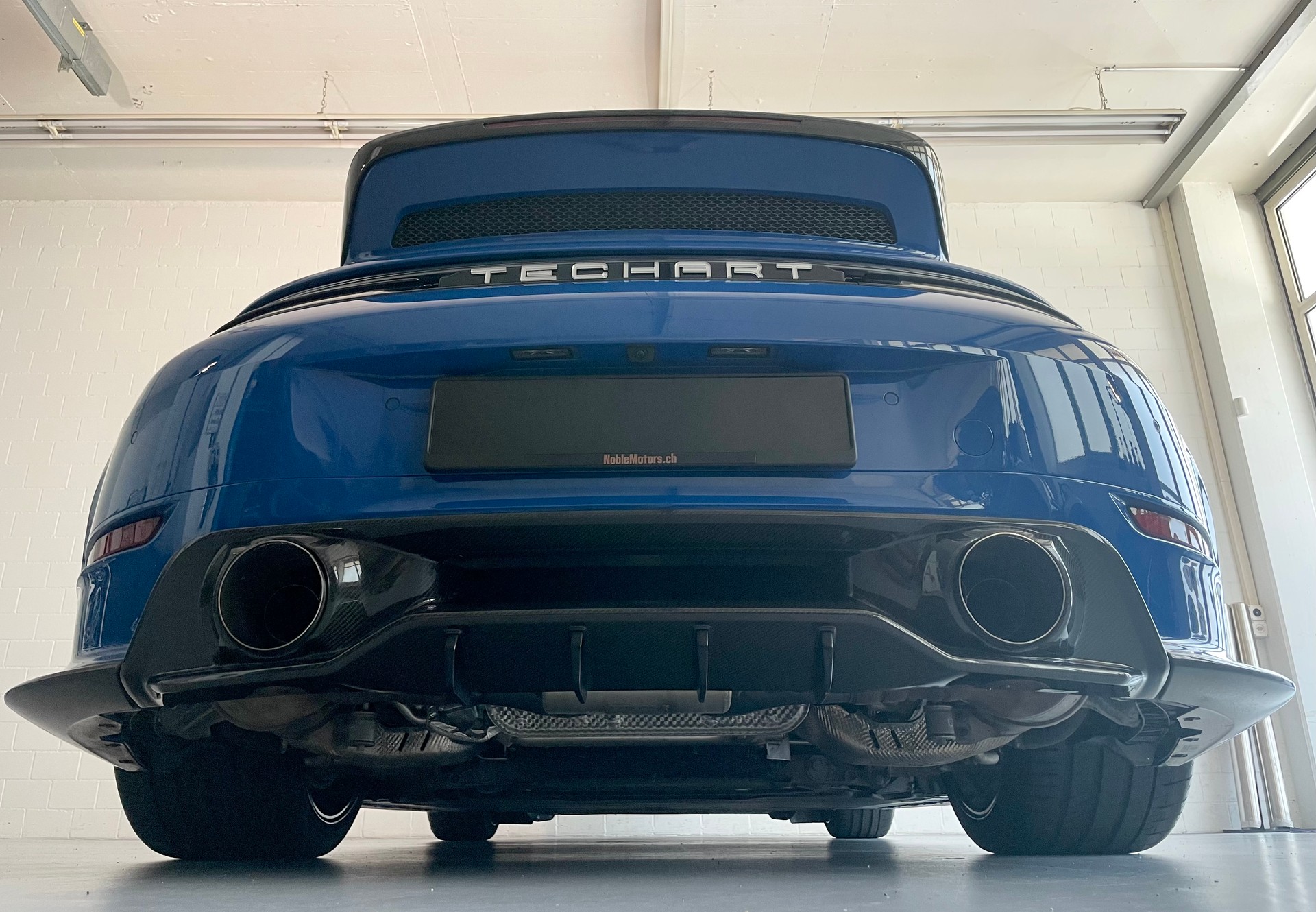 PORSCHE 911 Carrera 992.2 - Sport R von TECHART - One of One in der CH-image-31