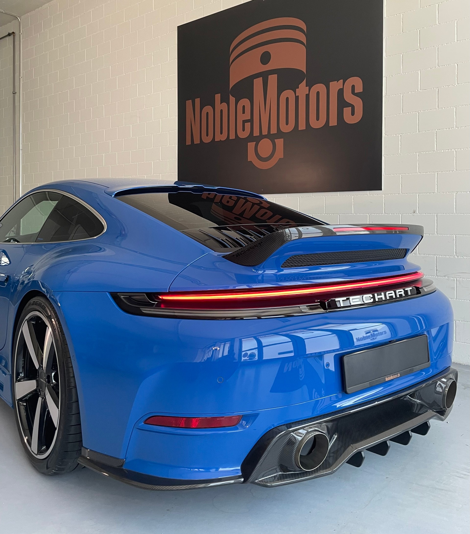 PORSCHE 911 Carrera 992.2 - Sport R von TECHART - One of One in der CH-image-14