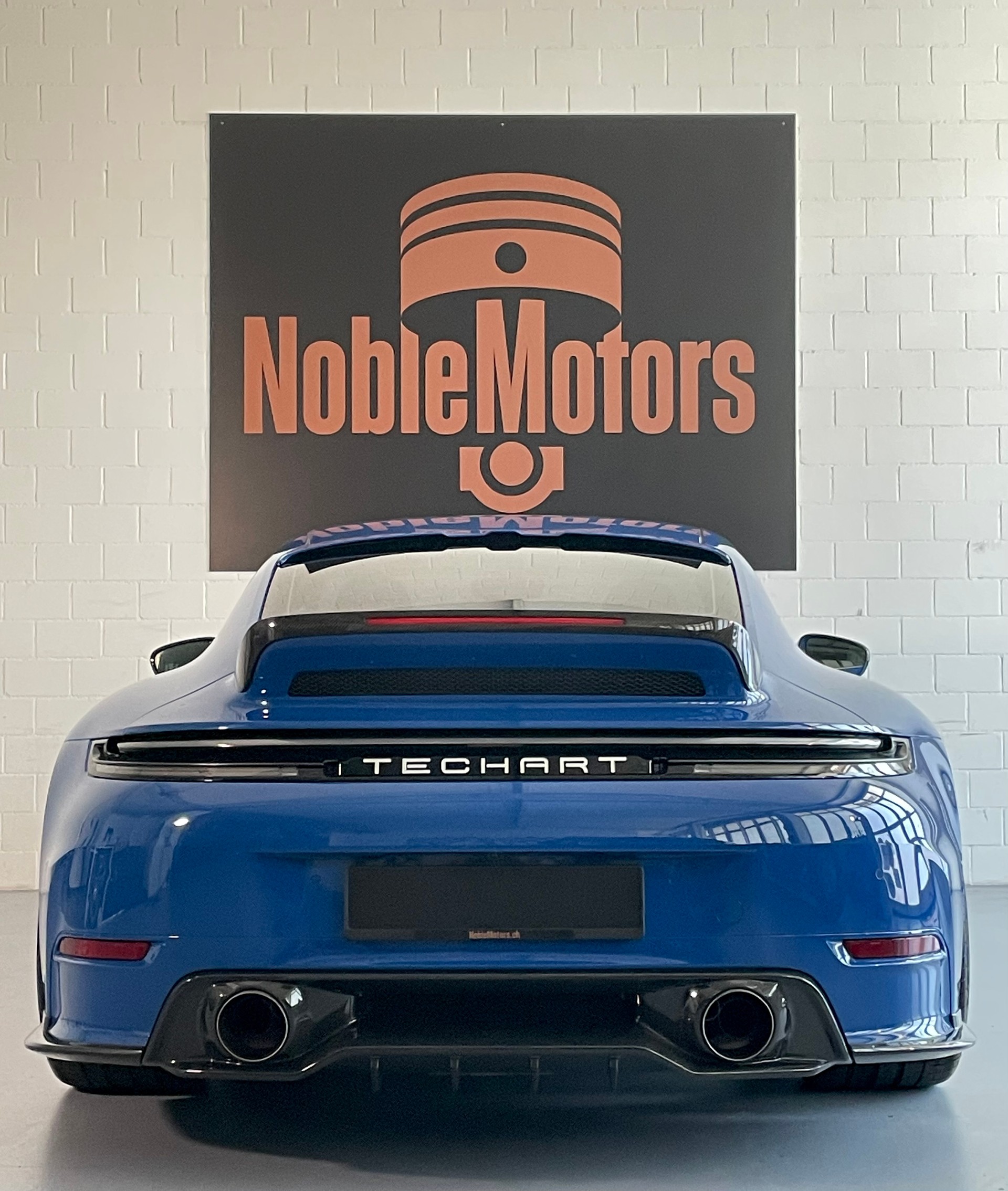 PORSCHE 911 Carrera 992.2 - Sport R von TECHART - One of One in der CH-showroom-element-1