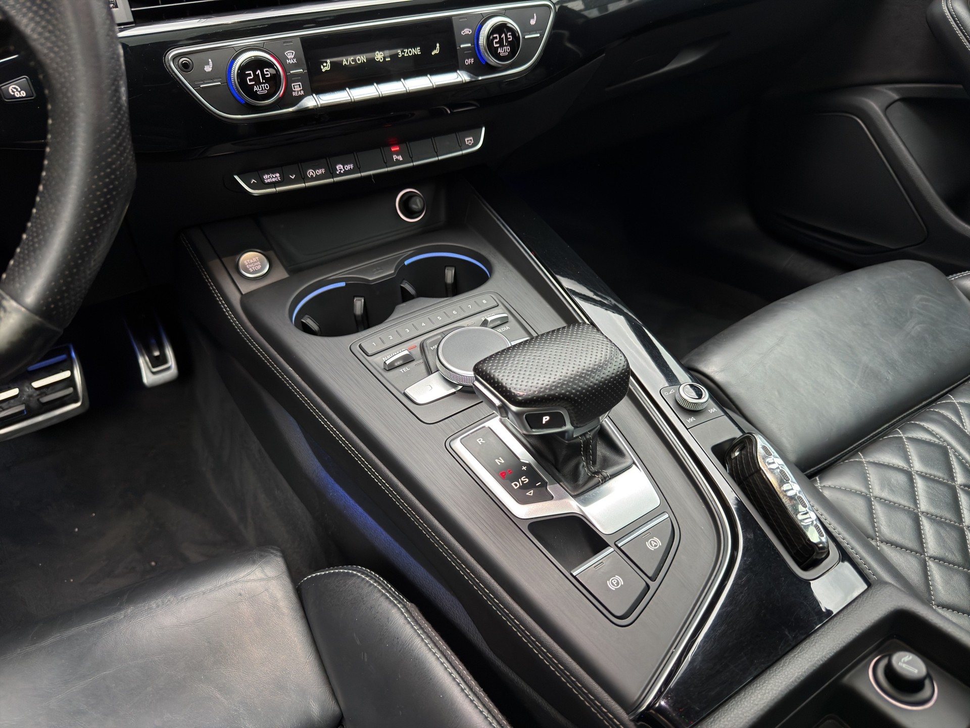AUDI A5 Coupé 2.0 TDI Sport quattro S-tronic-image-15