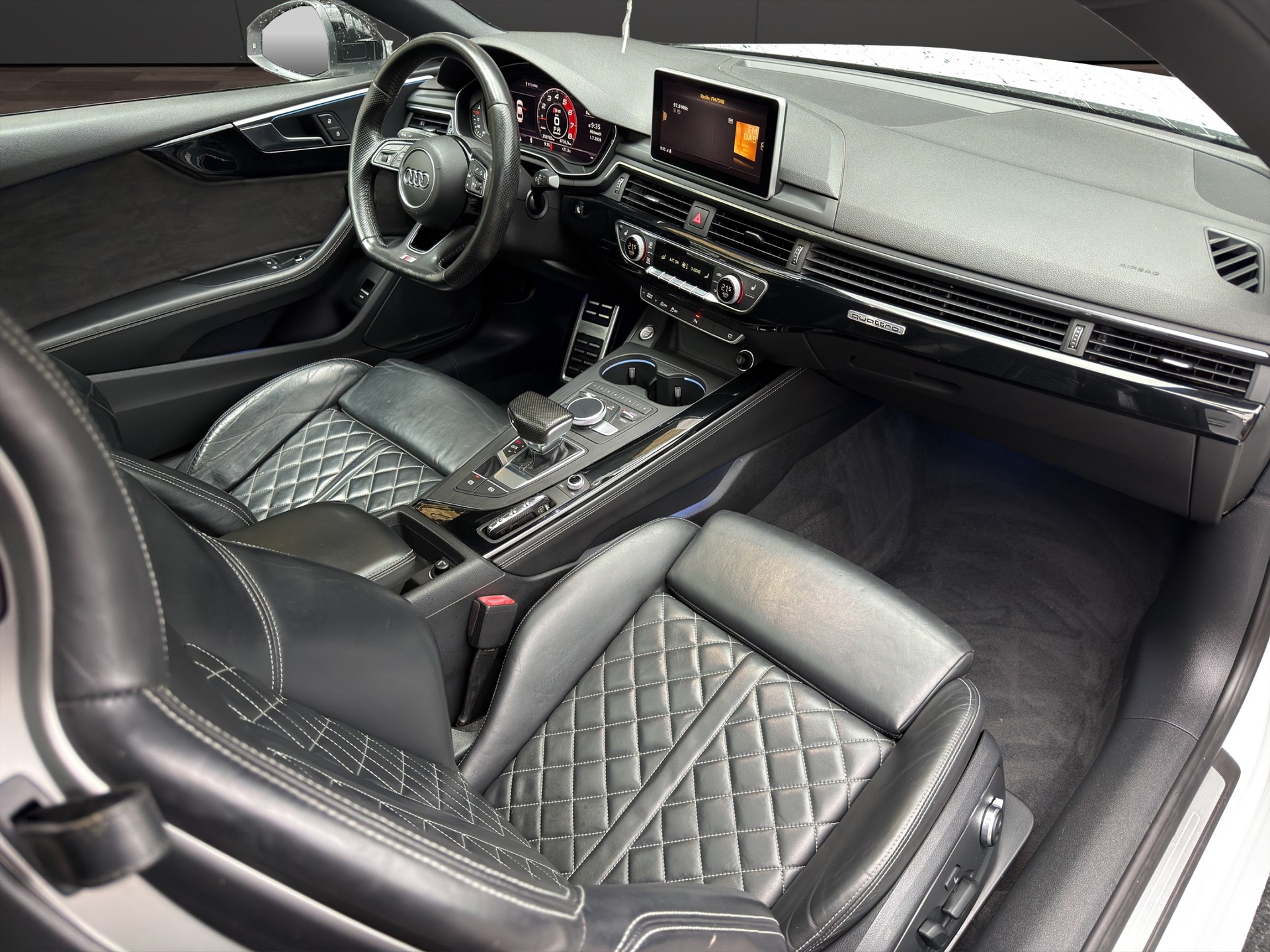 AUDI A5 Coupé 2.0 TDI Sport quattro S-tronic-image-18