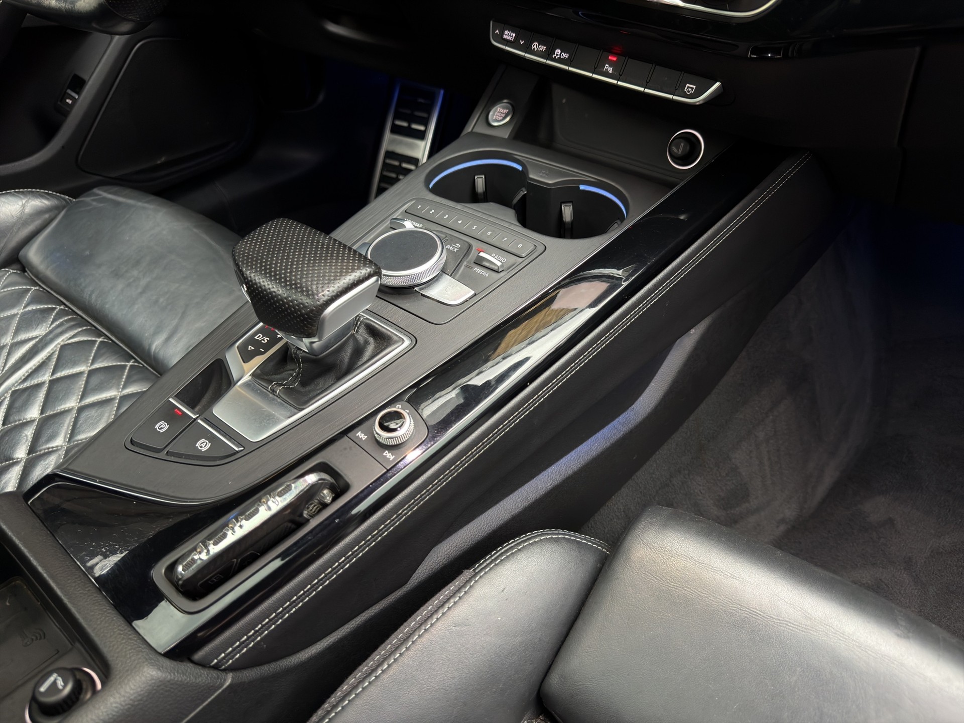 AUDI A5 Coupé 2.0 TDI Sport quattro S-tronic-image-17