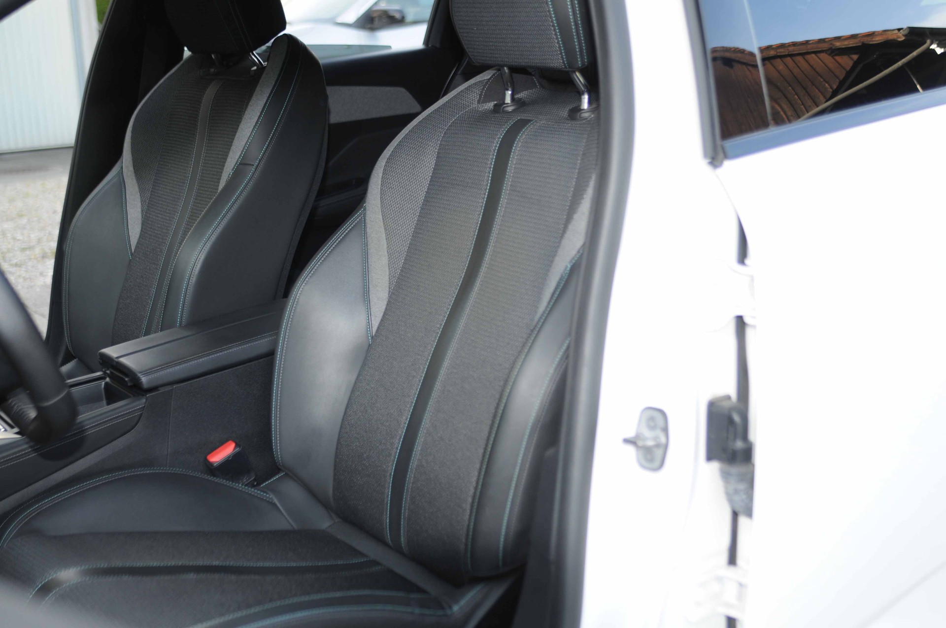PEUGEOT 308 SW 1.5 BlueHDI Allure EAT8-image-21