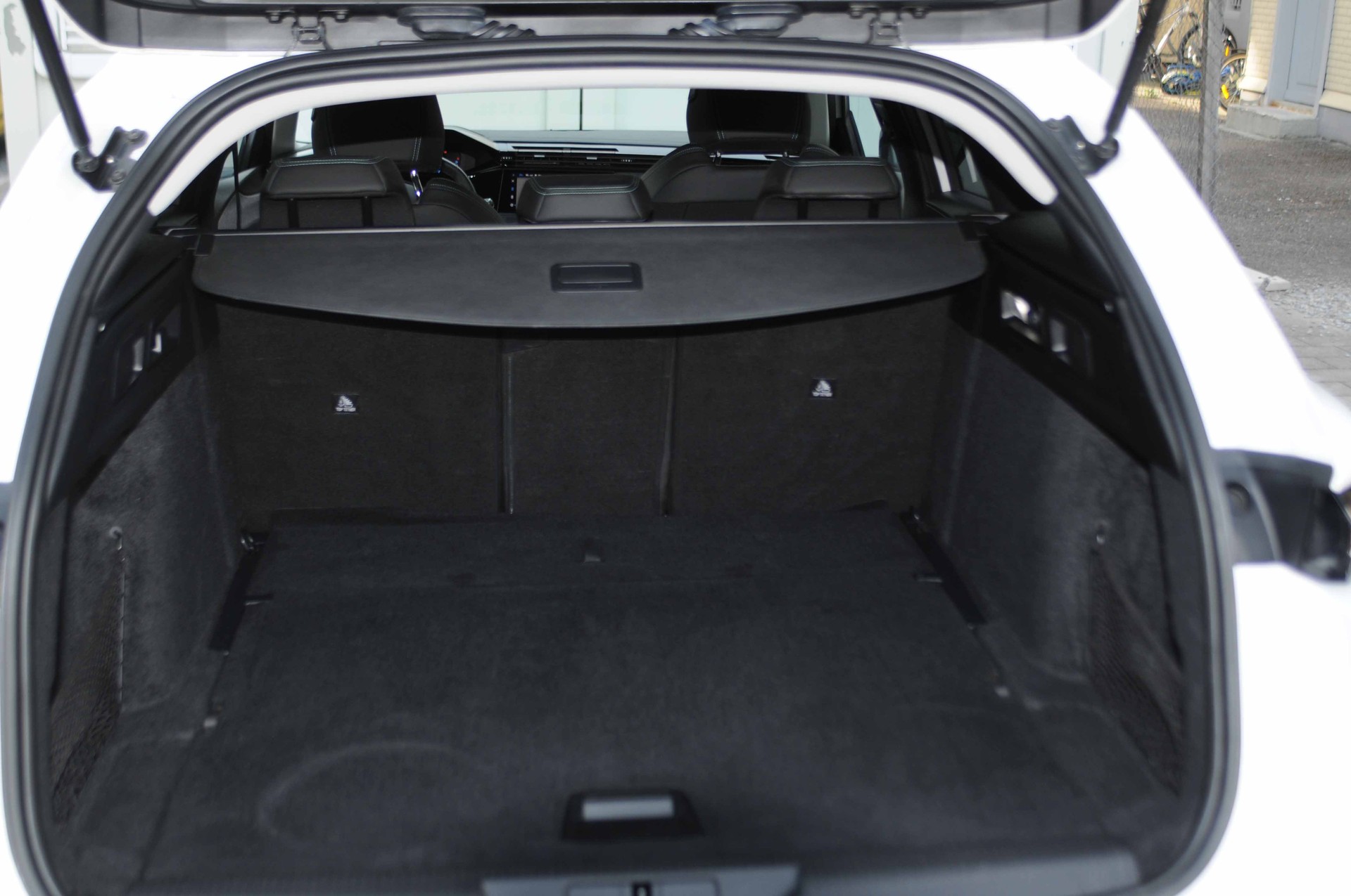 PEUGEOT 308 SW 1.5 BlueHDI Allure EAT8-image-26