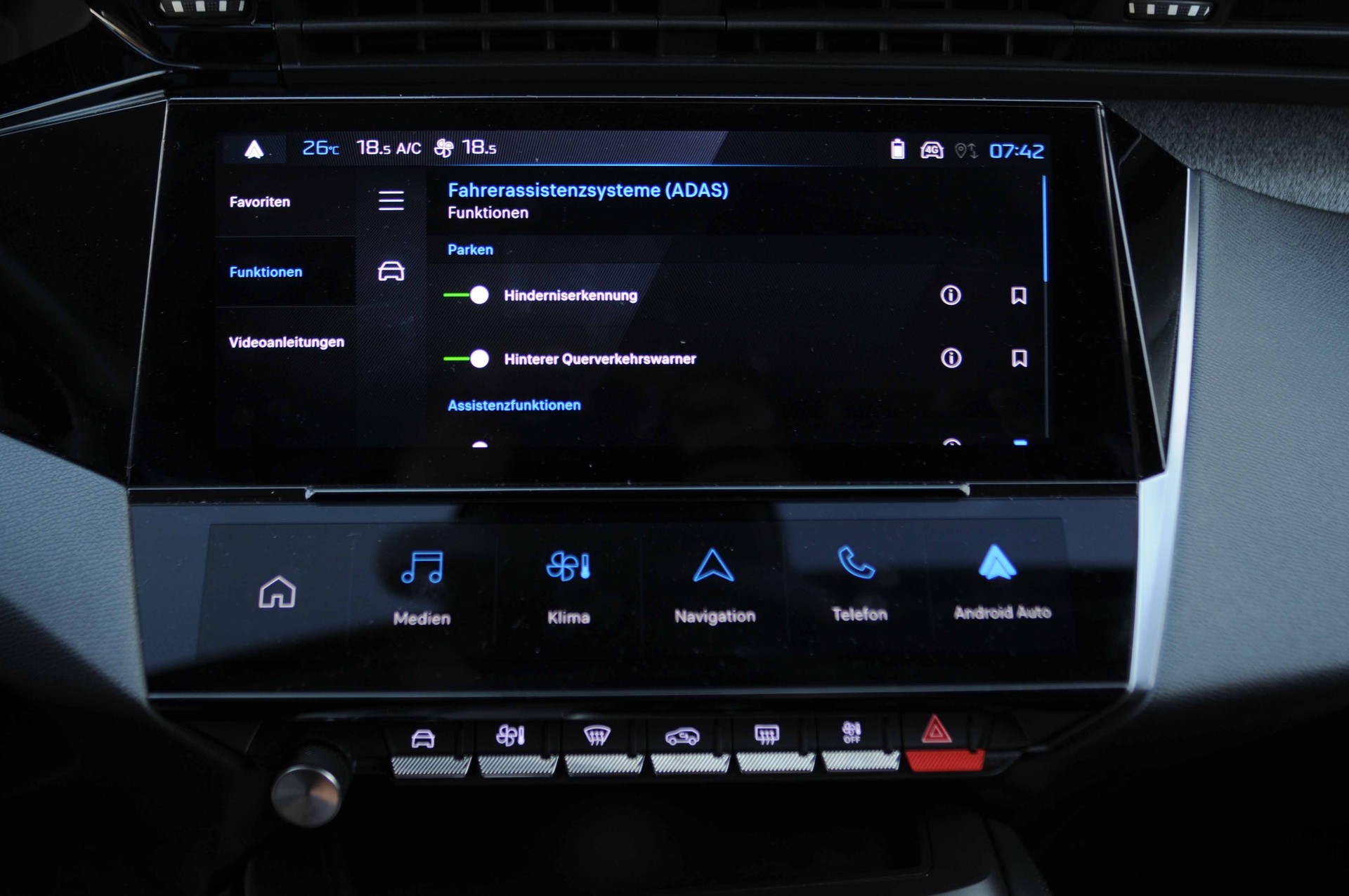 PEUGEOT 308 SW 1.5 BlueHDI Allure EAT8-image-12