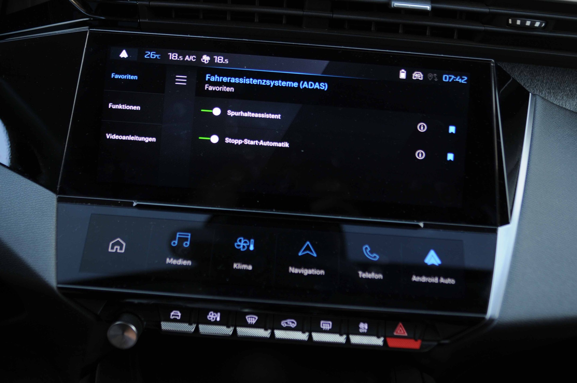 PEUGEOT 308 SW 1.5 BlueHDI Allure EAT8-image-13