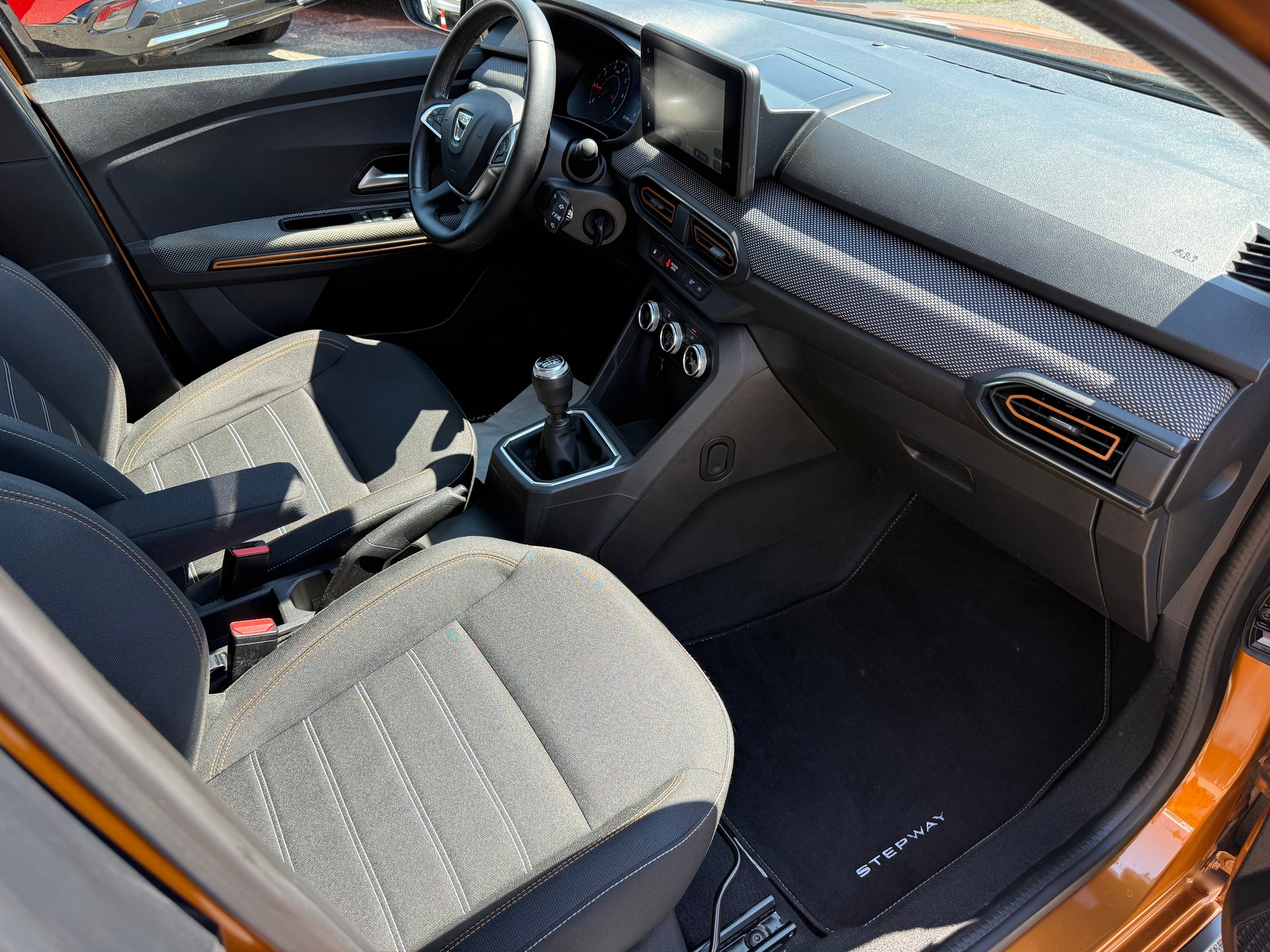 DACIA Sandero Stepway TCe 90 Comfort-image-9